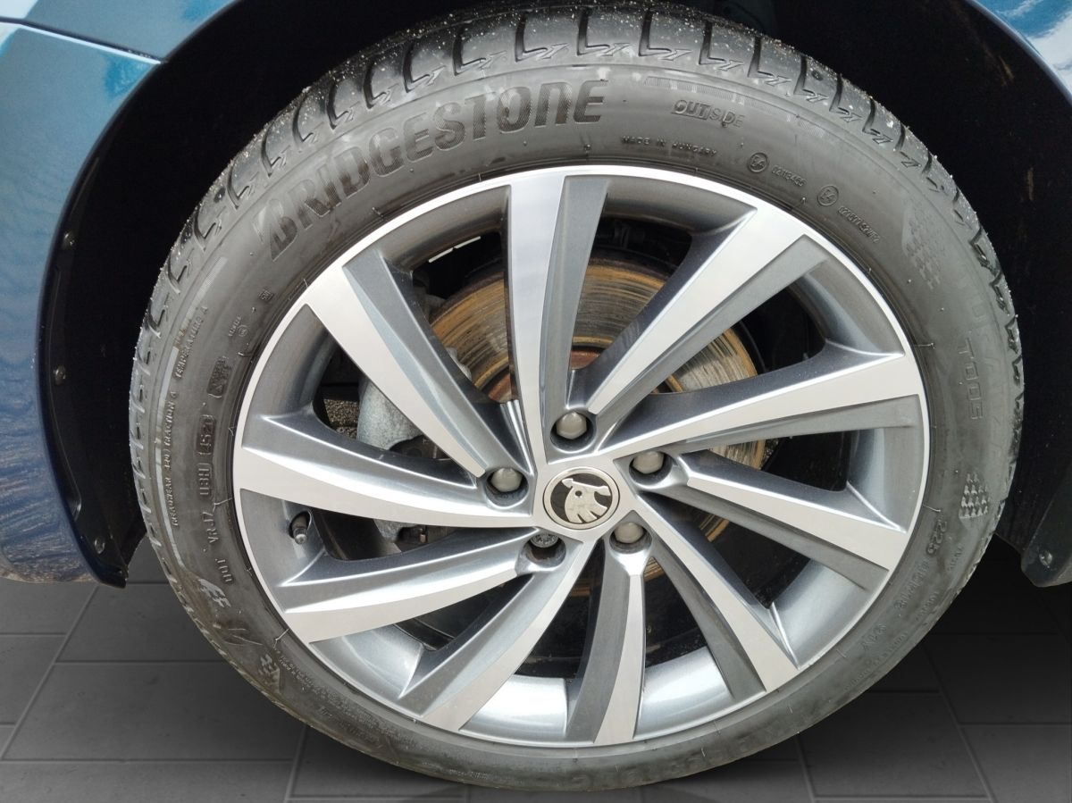 Skoda Octavia 1.4 TSI iV First Edition - Samsaru's Car Outlet