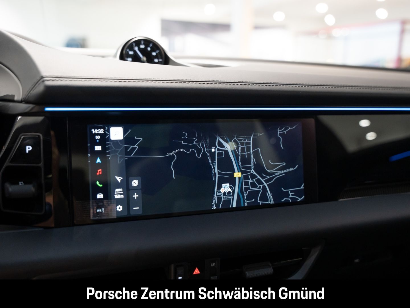 Porsche Macan Turbo BOSE Luftfederung Panoramadach LED