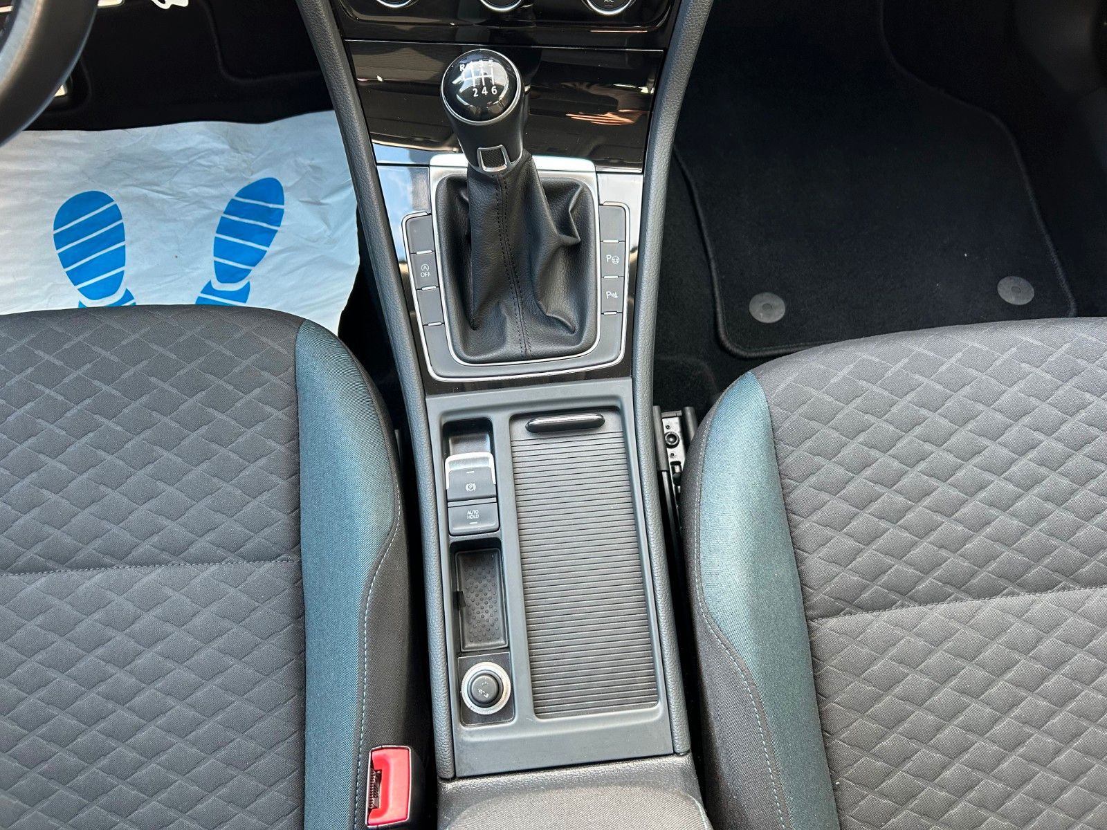 Volkswagen Golf VII Lim. IQ.DRIVE - Samsaru's Car Outlet