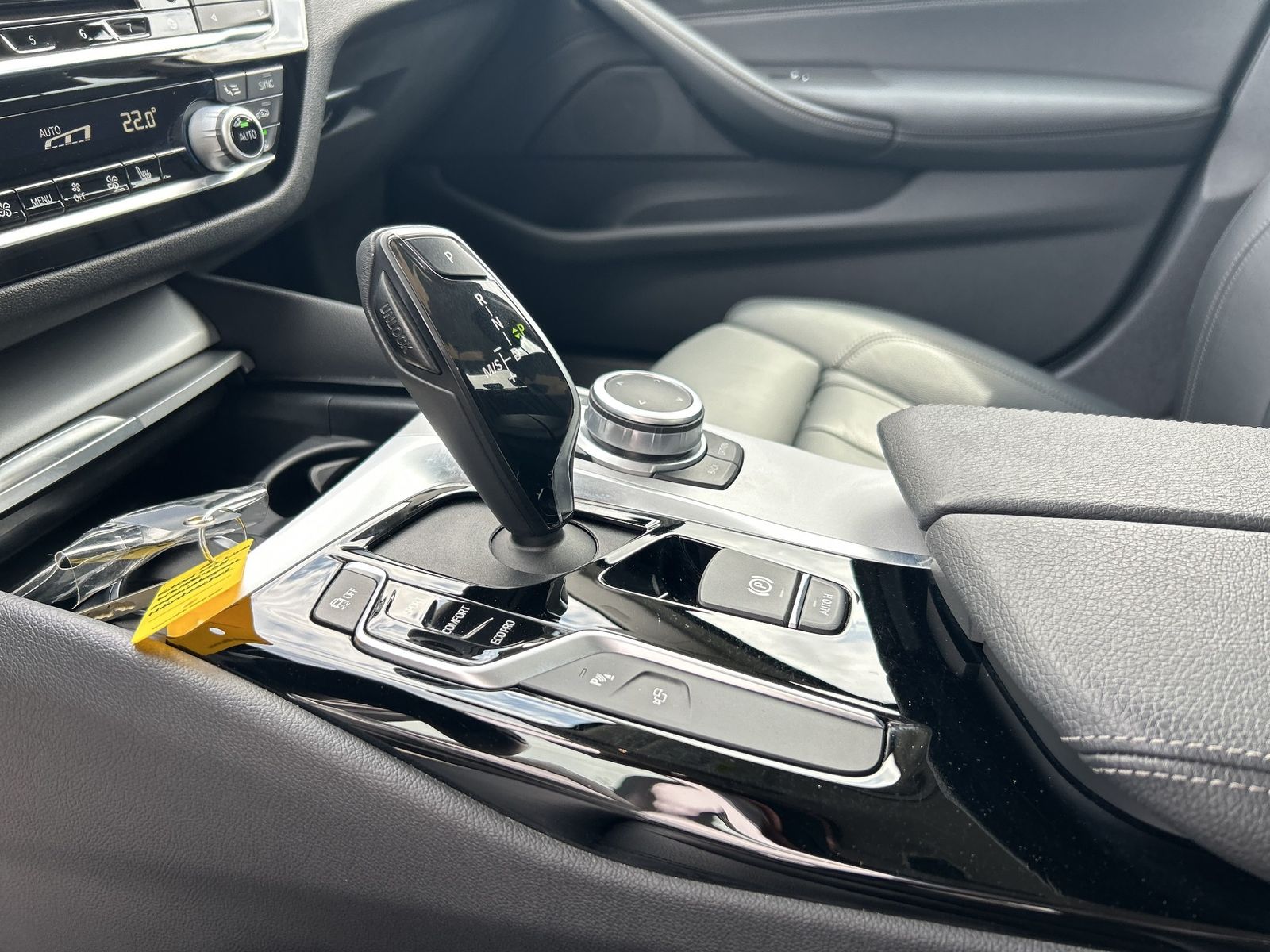 BMW 520d xDrive Limousine Head-Up LED Kamera Standhe
