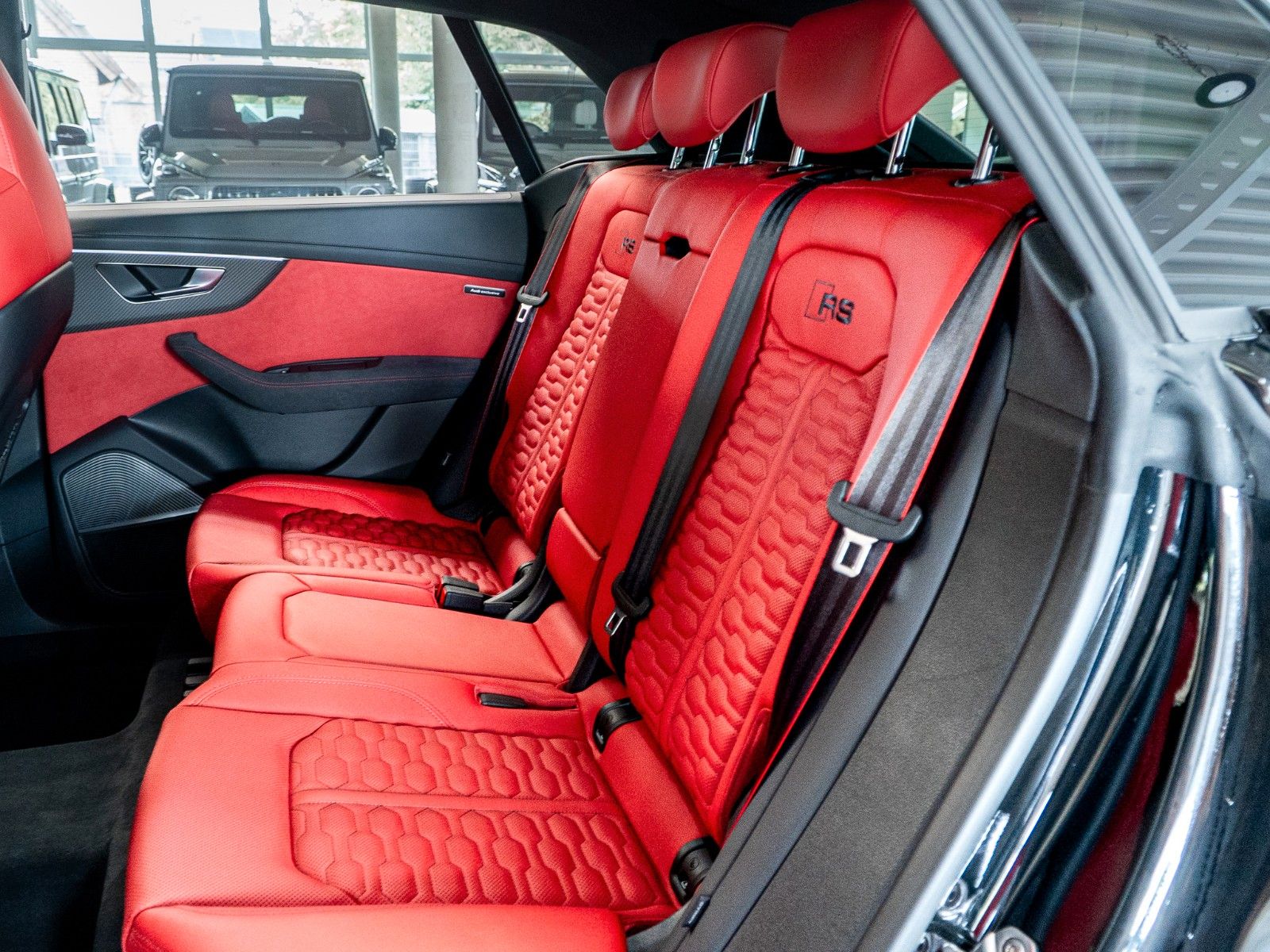 Audi RSQ8 performance Maxton Carbon Red Pano