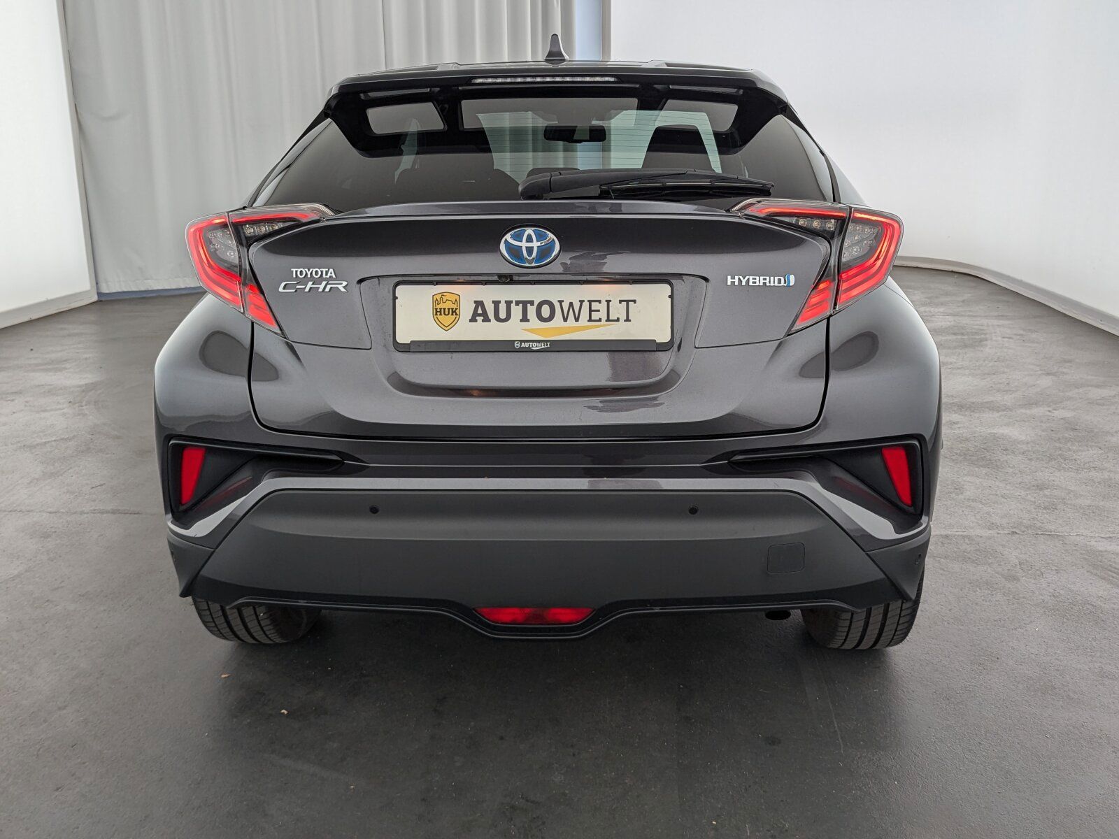 Toyota C-HR 1.8 Hybrid Club - Samsaru's Car Outlet