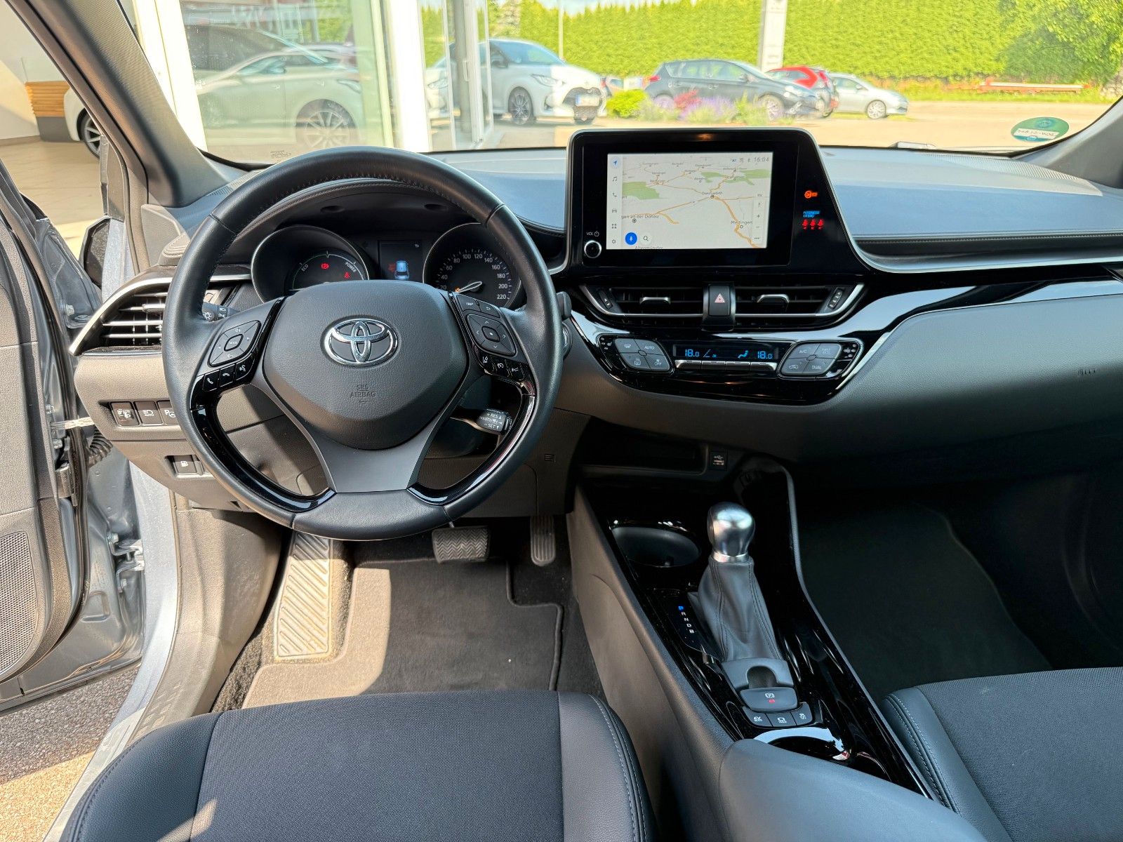 Toyota C-HR Team D 1.8l-Hybrid - Samsaru's Car Outlet
