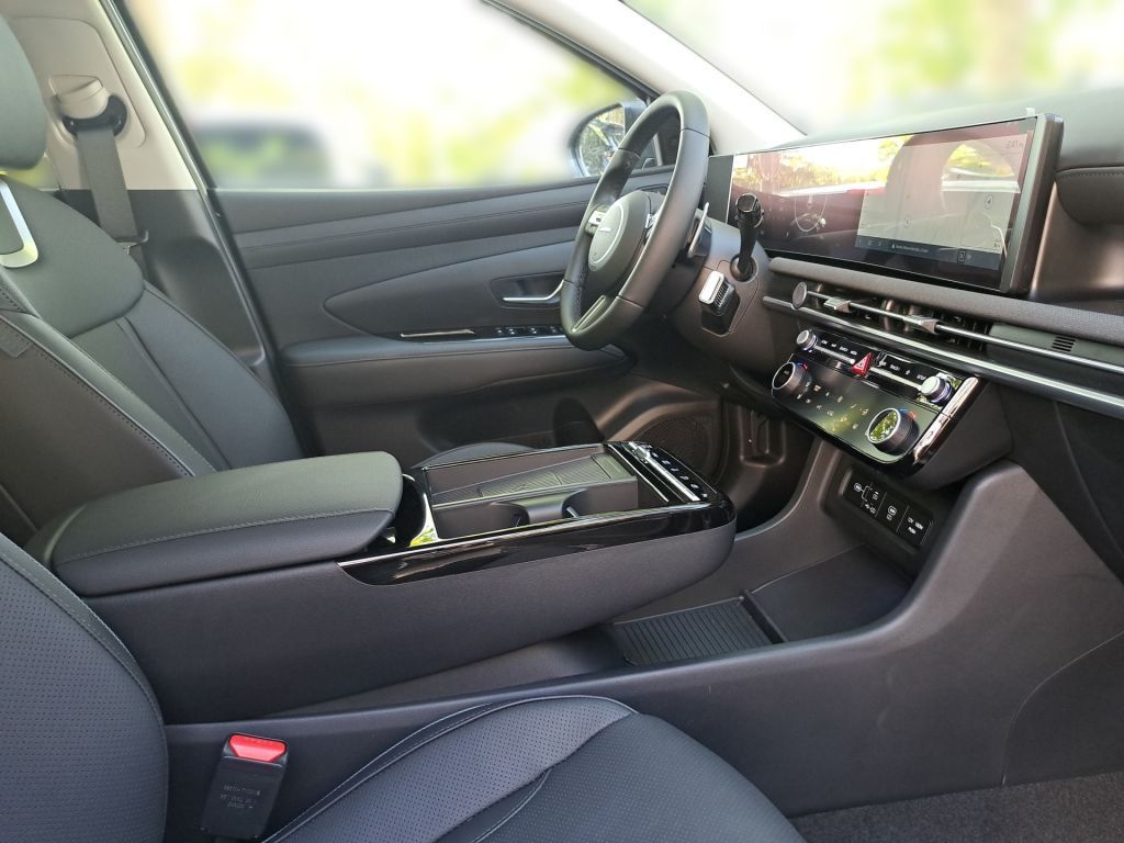 Hyundai TUCSON 1.6 T-GDi Plug-in-Hybrid 4WD Prime - Samsaru's Car Outlet