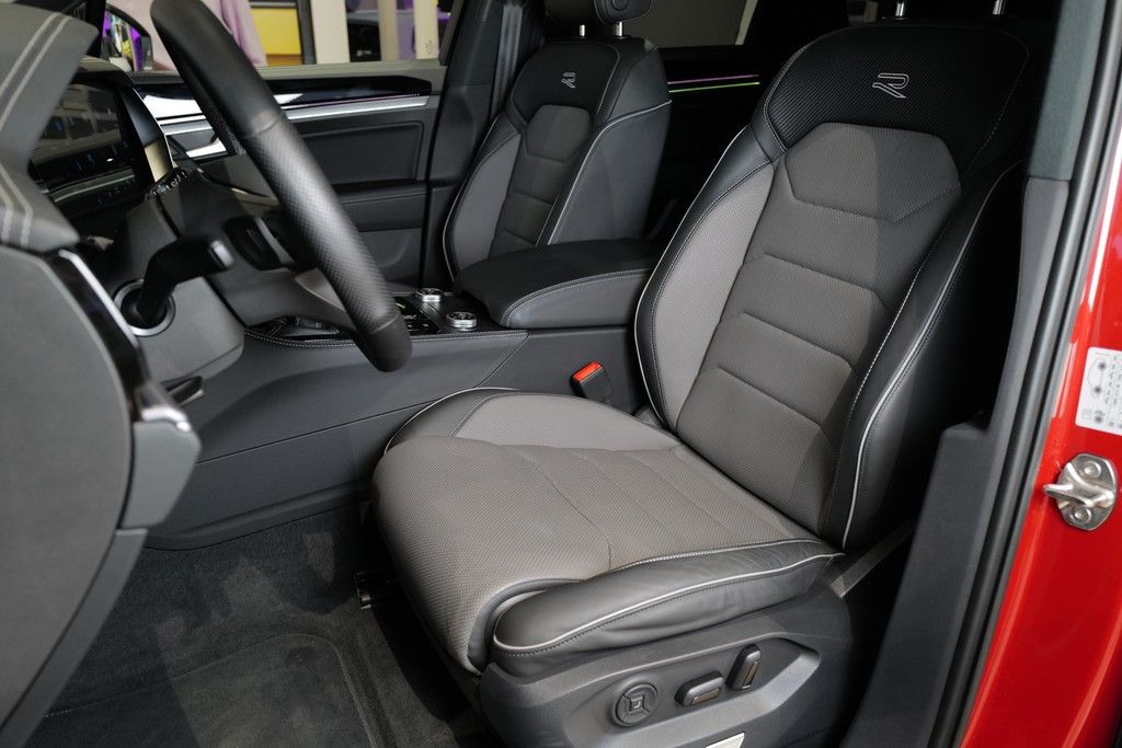 Volkswagen Touareg 3.0TDI R-Line BlackStyle Nachtsicht HuD