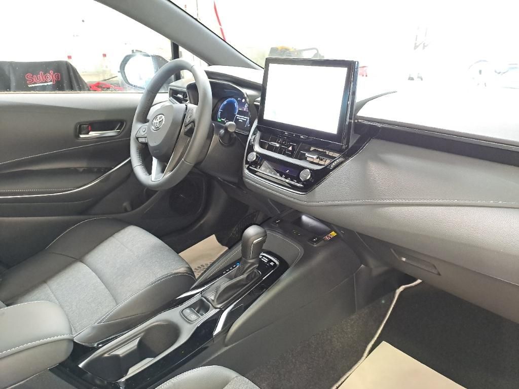 Toyota Corolla Touring Sports - Samsaru's Car Outlet
