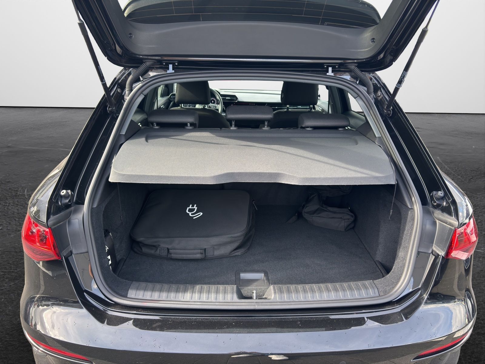 Audi A3 Sportback 40 TFSI e S tronic advanced  AHK LE