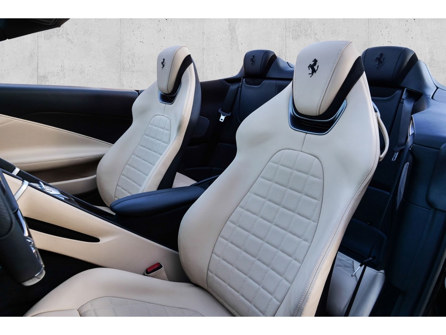 Ferrari Roma Spider - Samsaru's Car Outlet