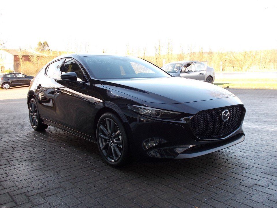 Mazda 3 Exclusive-Line X-186 AT DASO DESI NAVI ACAA SH