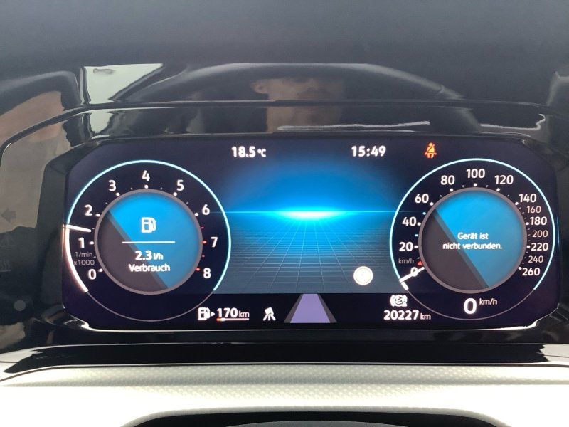 Volkswagen Golf VIII 1.5 TSI Move - Samsaru's Car Outlet