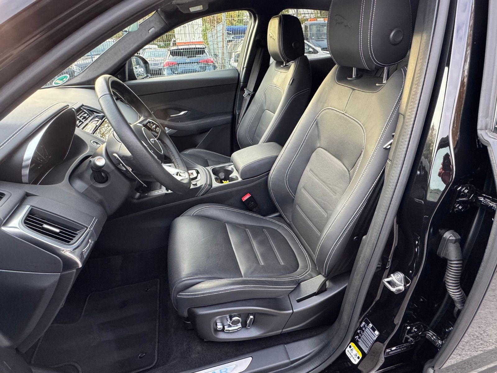 Jaguar E-Pace E-PACE R-Dynamic HSE AWD