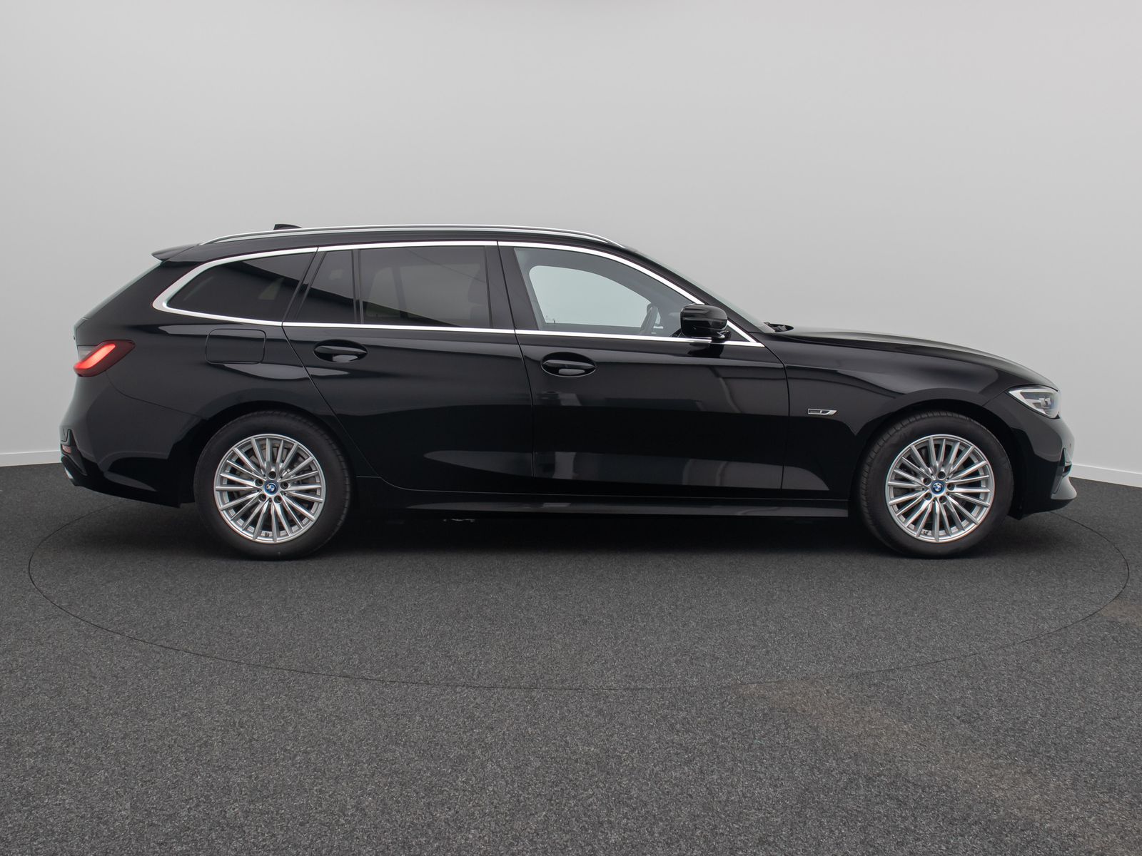 BMW 320e Sport Line - Samsaru's Car Outlet