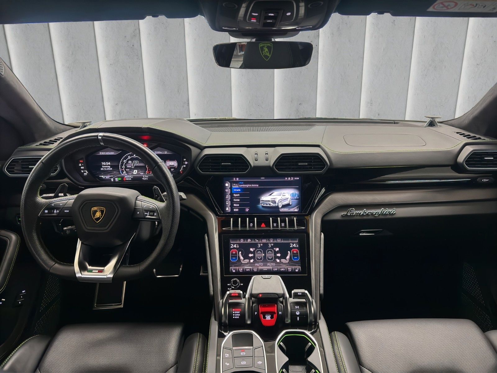 Lamborghini Urus 4.0 V8 - Samsaru's Car Outlet