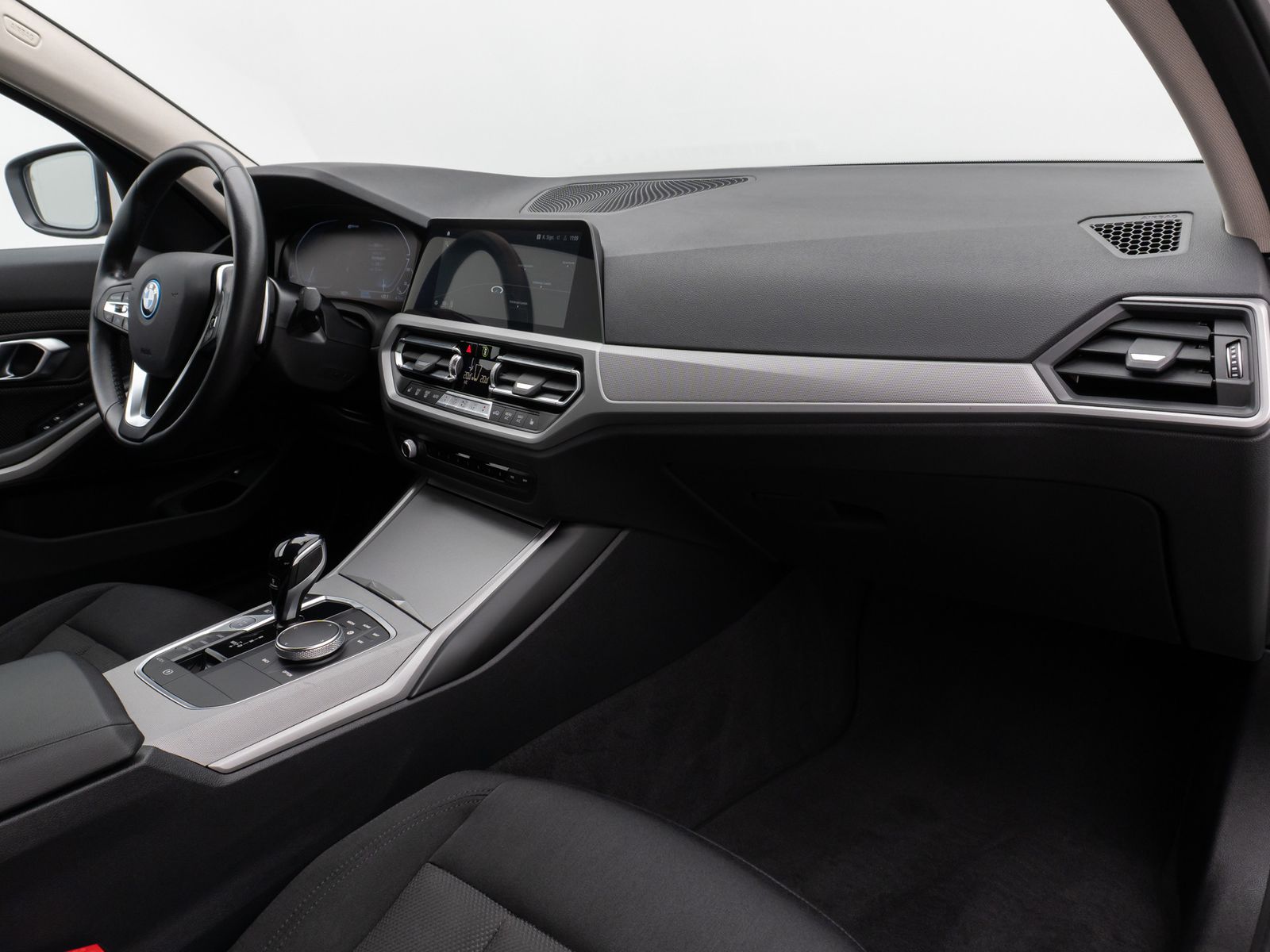 BMW 320e - Samsaru's Car Outlet