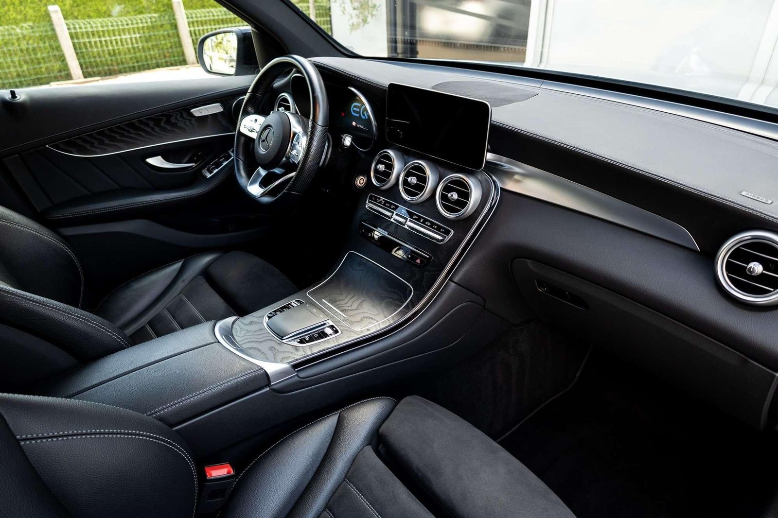 Mercedes-Benz GLC 300 e AMG Line - Samsaru's Car Outlet