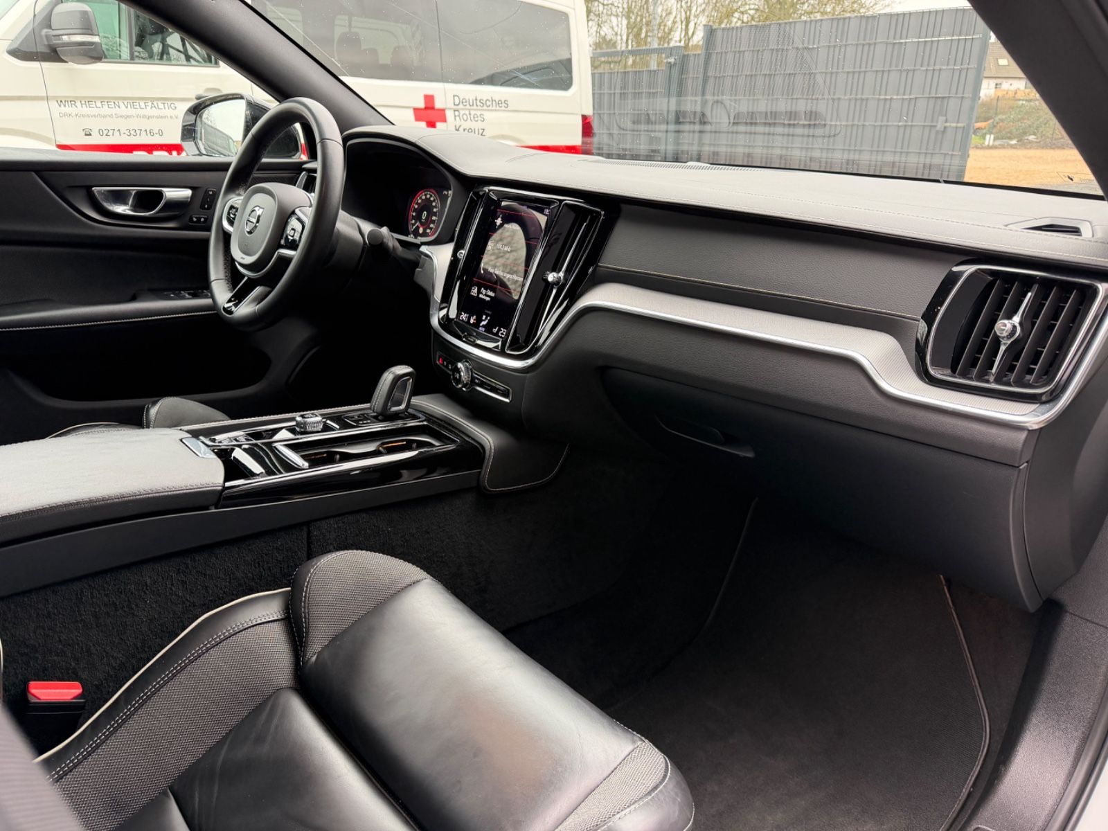 Volvo S60 Lim. R Design Plug-In Hybrid AWD Pano VOLL
