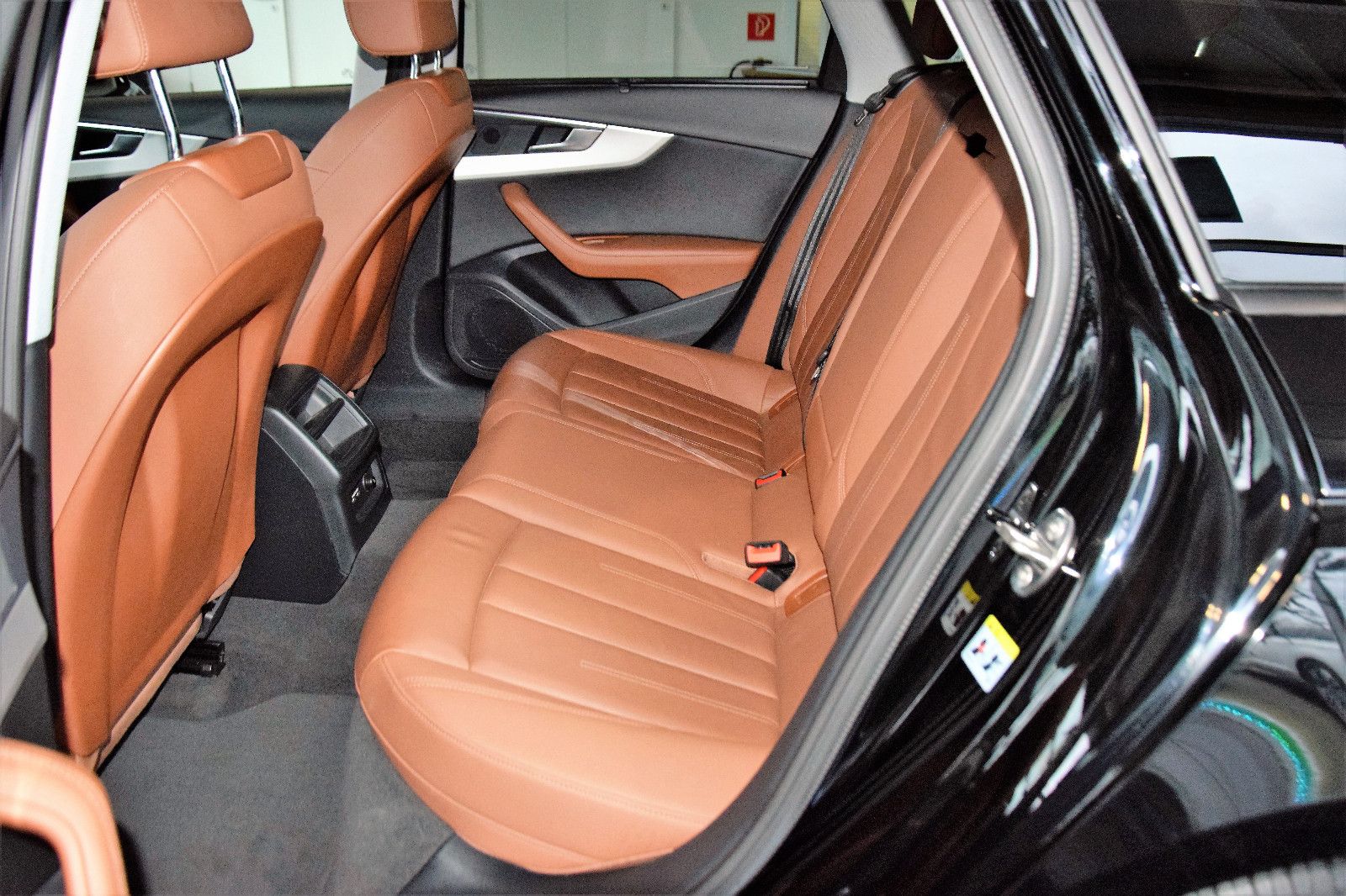 Audi A4 Av 50 TDI qu - Samsaru's Car Outlet