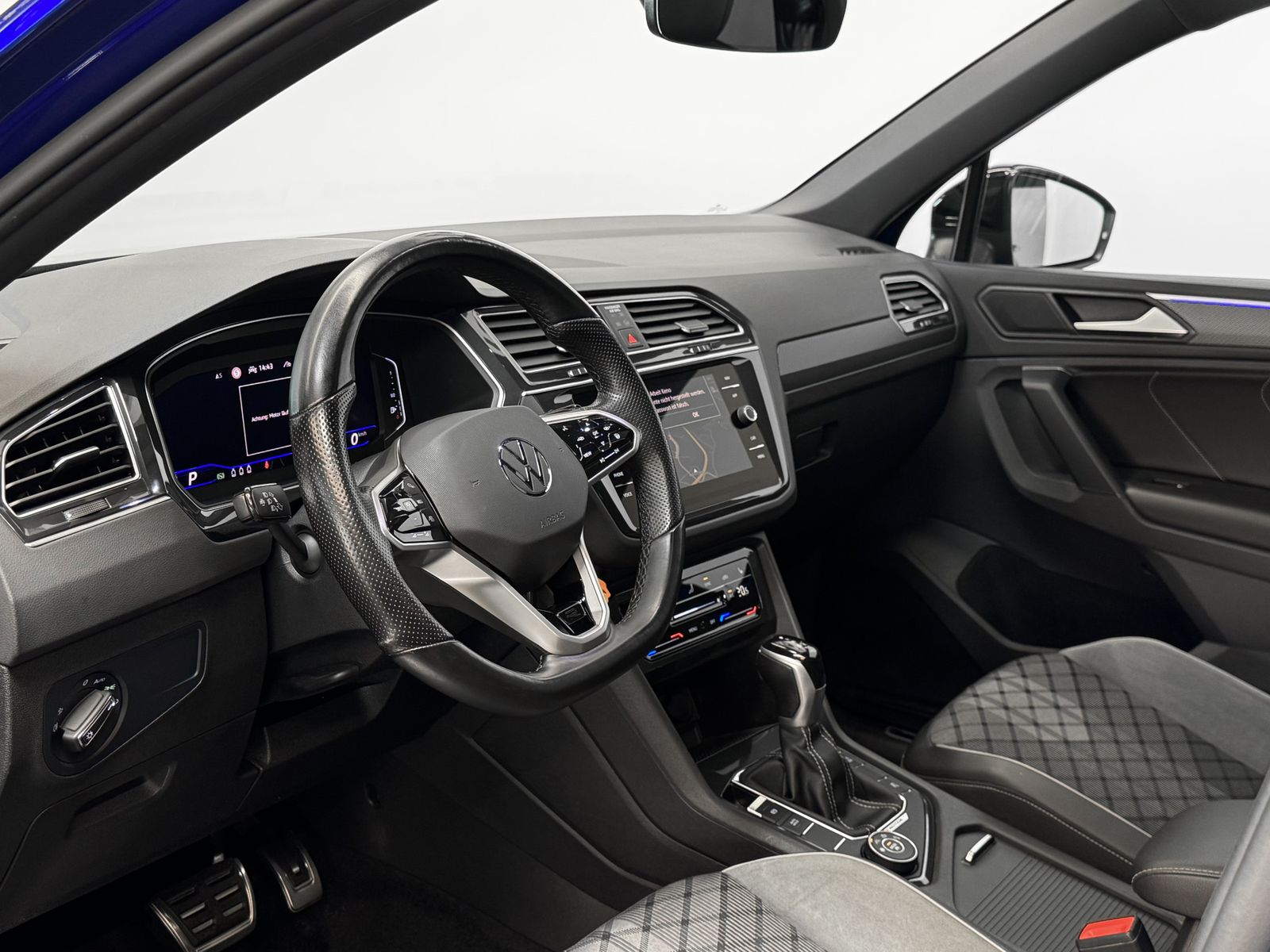 Volkswagen Tiguan R-Line 4M - Samsaru's Car Outlet