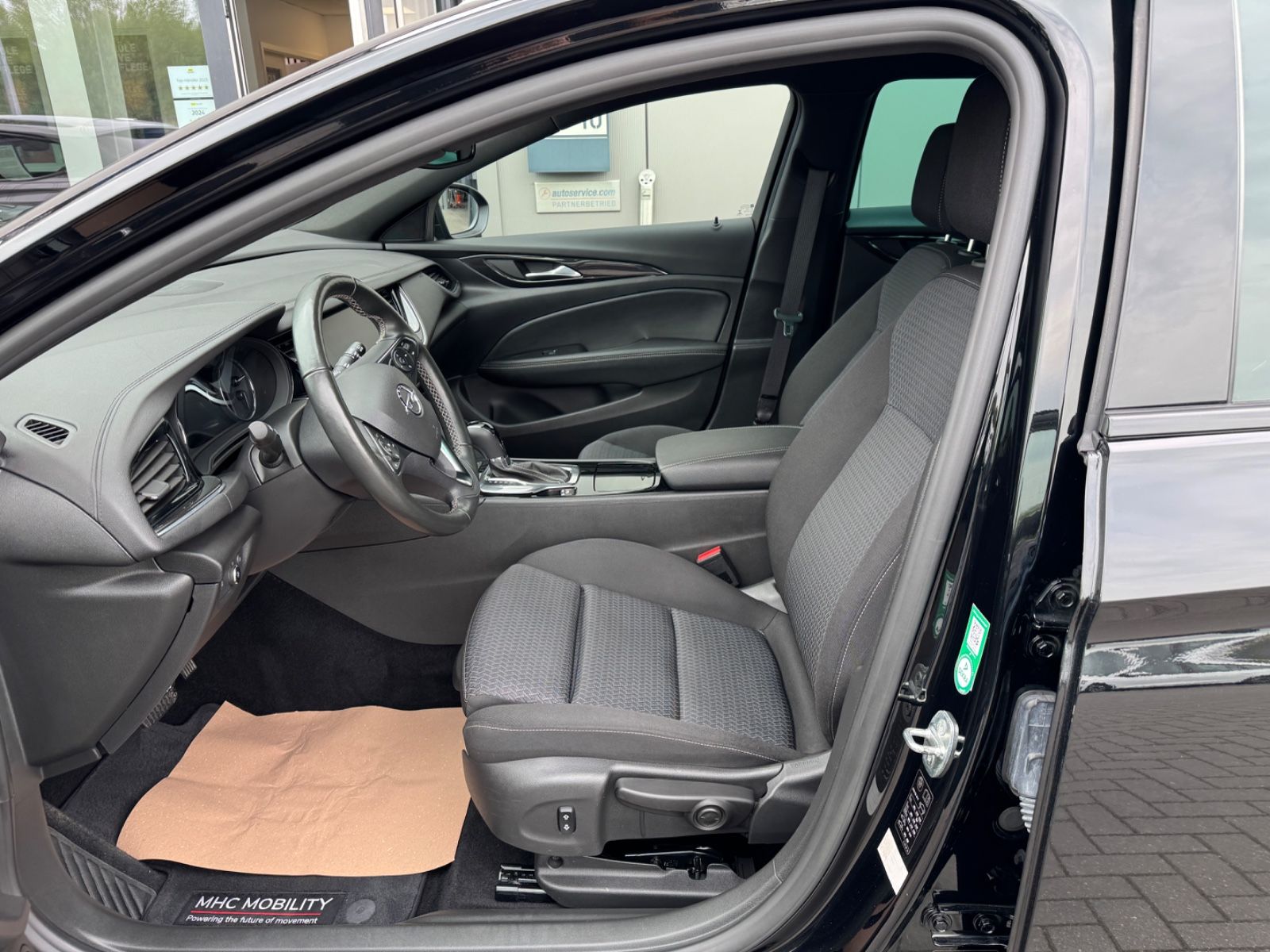 Opel Insignia B Sports Tourer Business - Samsaru's Car Outlet
