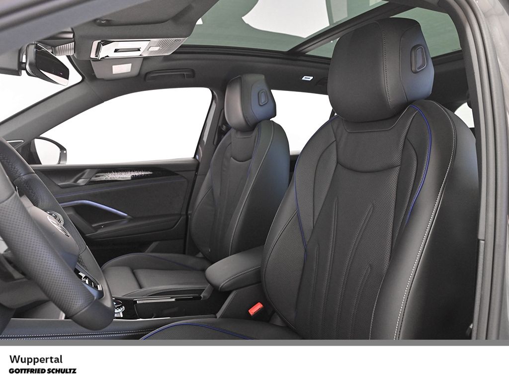 Volkswagen Tiguan R-Line 2.0 TDI LEDER AHK PANO HD MATRIX