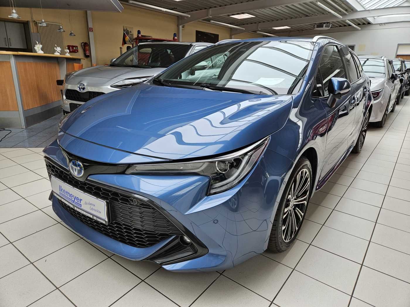 Toyota Corolla Touring Sports 1.8 Hybrid - Samsaru's Car Outlet