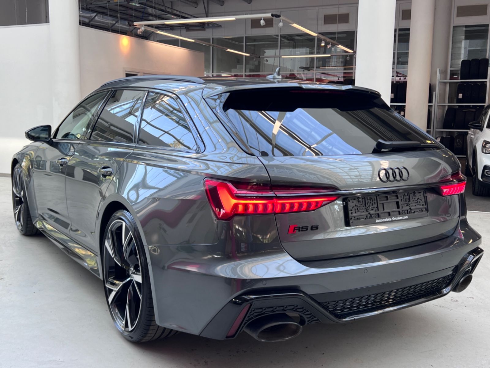 Audi RS6 4.0 TFSI  DynamikPlus+305kmh+Panoramad.+HUD