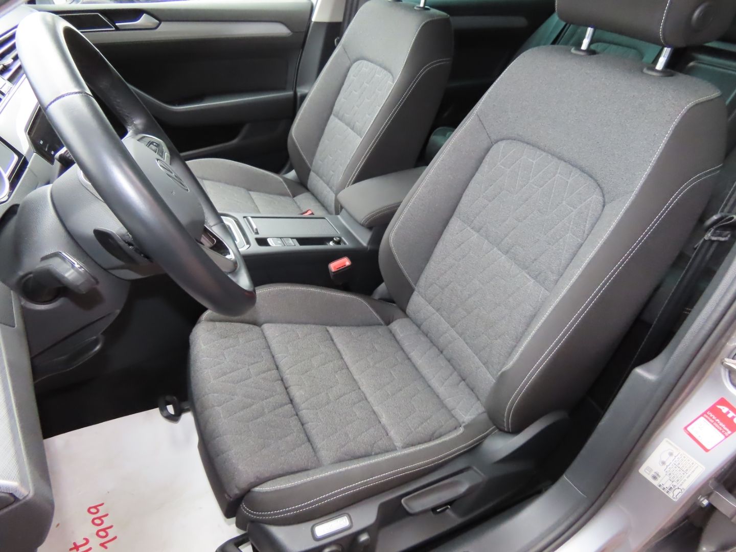 Volkswagen Passat Variant Business 1.5 TSI - Samsaru's Car Outlet