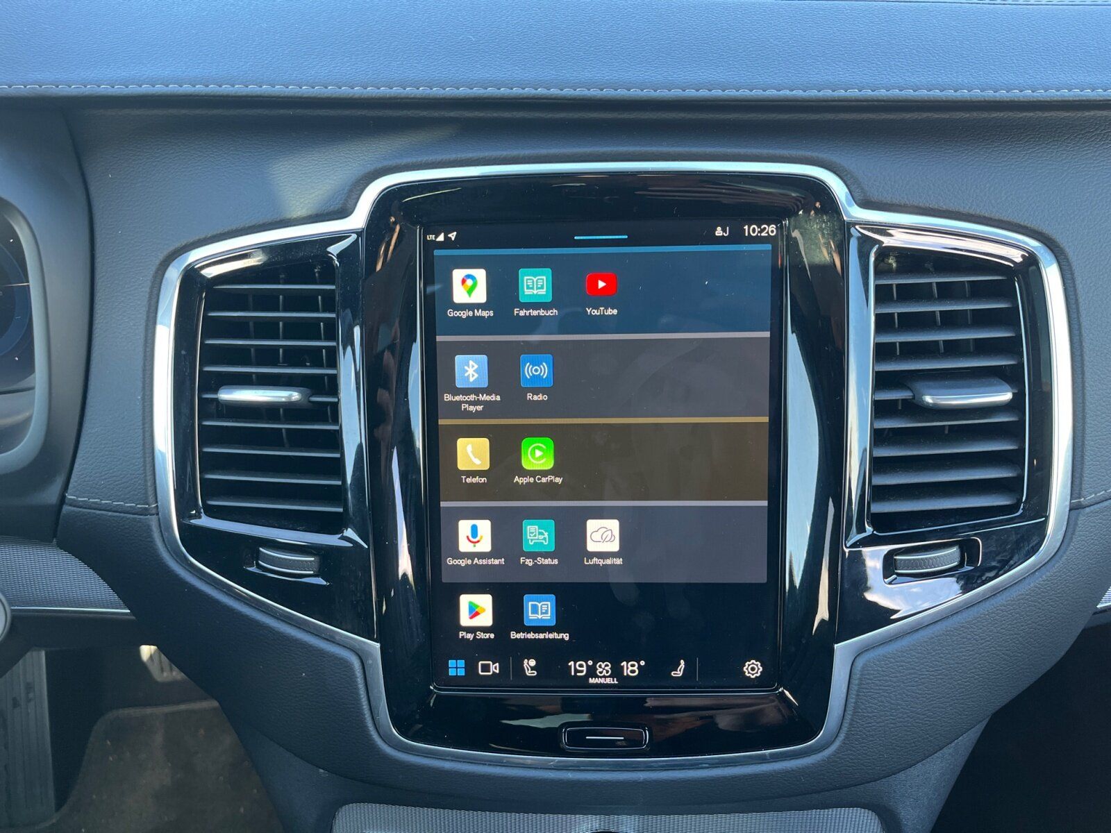 Volvo XC 90 T8 AWD Ultimate Dark AHK+NAVI+360°RFK+TEM