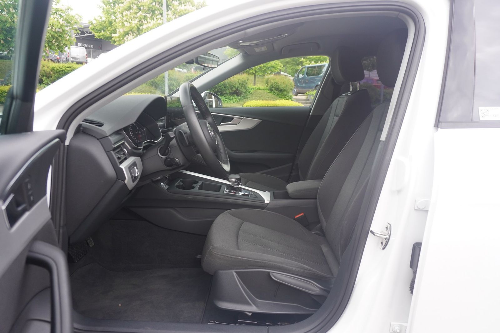 Audi A4 Avant 35 TFSI S-Tronic - Samsaru's Car Outlet