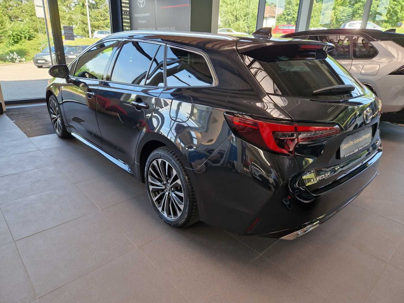 Toyota Corolla TS Hybrid - Samsaru's Car Outlet