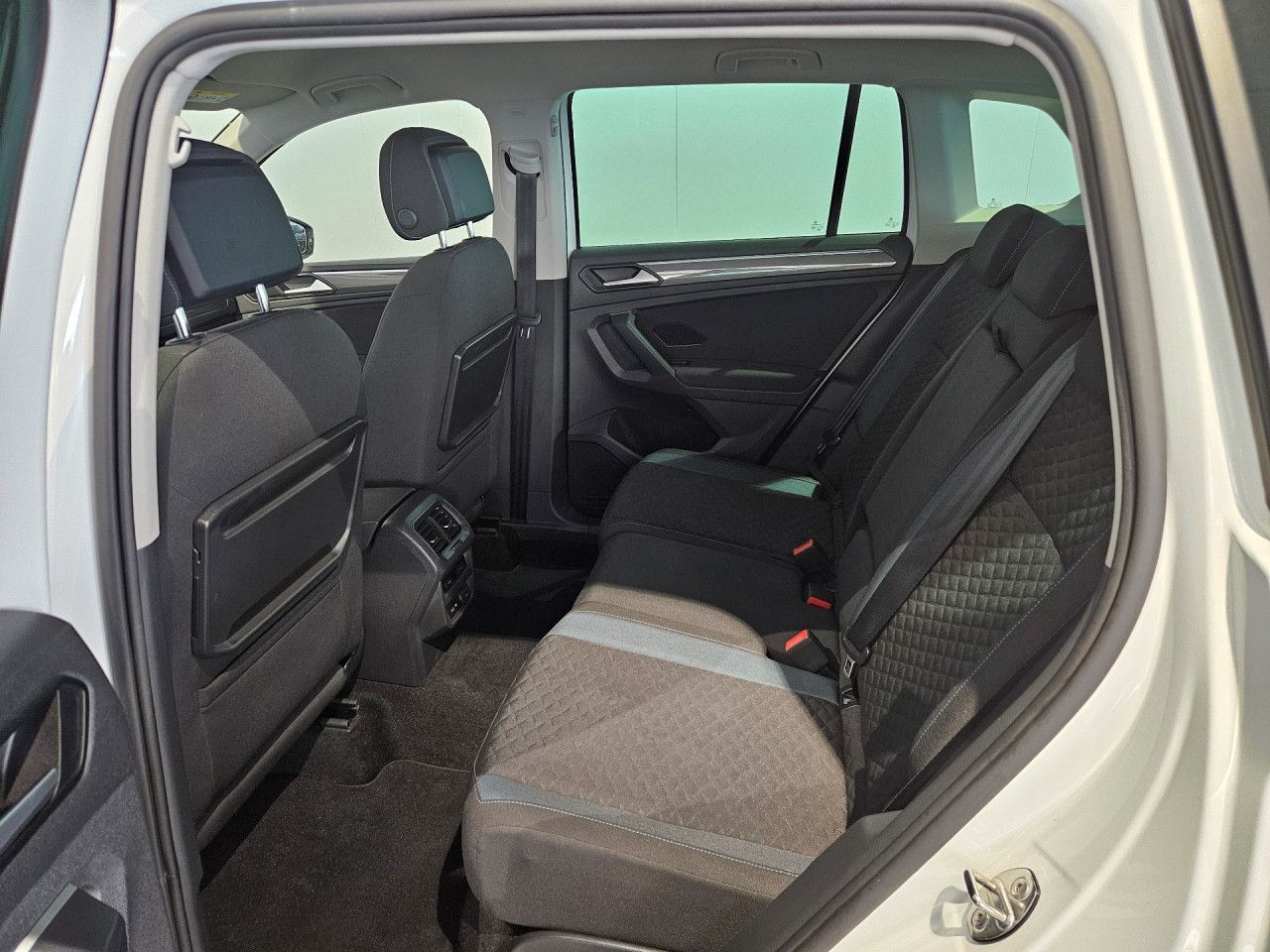 Volkswagen Tiguan 1.5 TSI IQ.DRIVE - Samsaru's Car Outlet