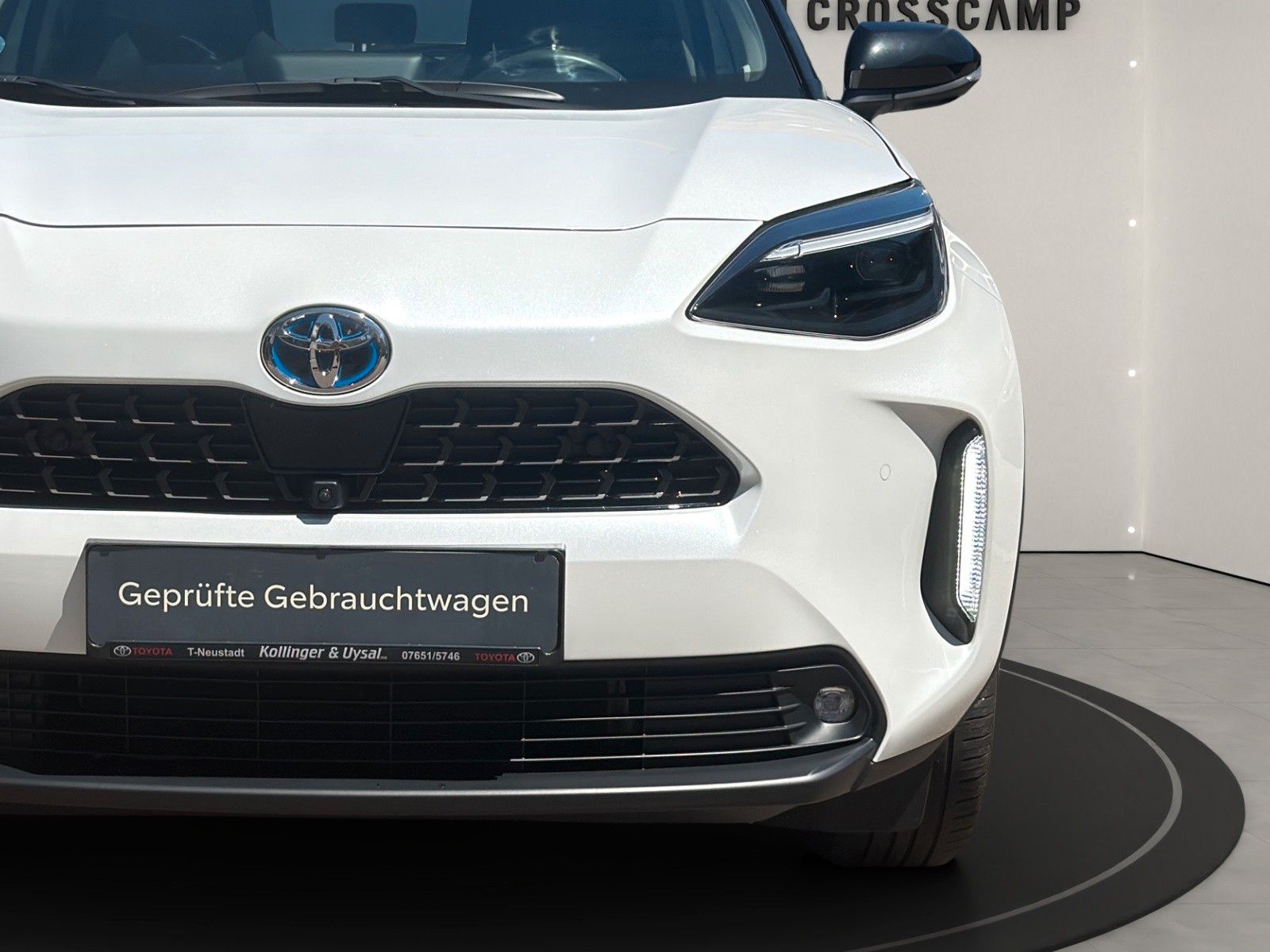 Toyota Yaris Cross Hybrid AWD-i Elegant
