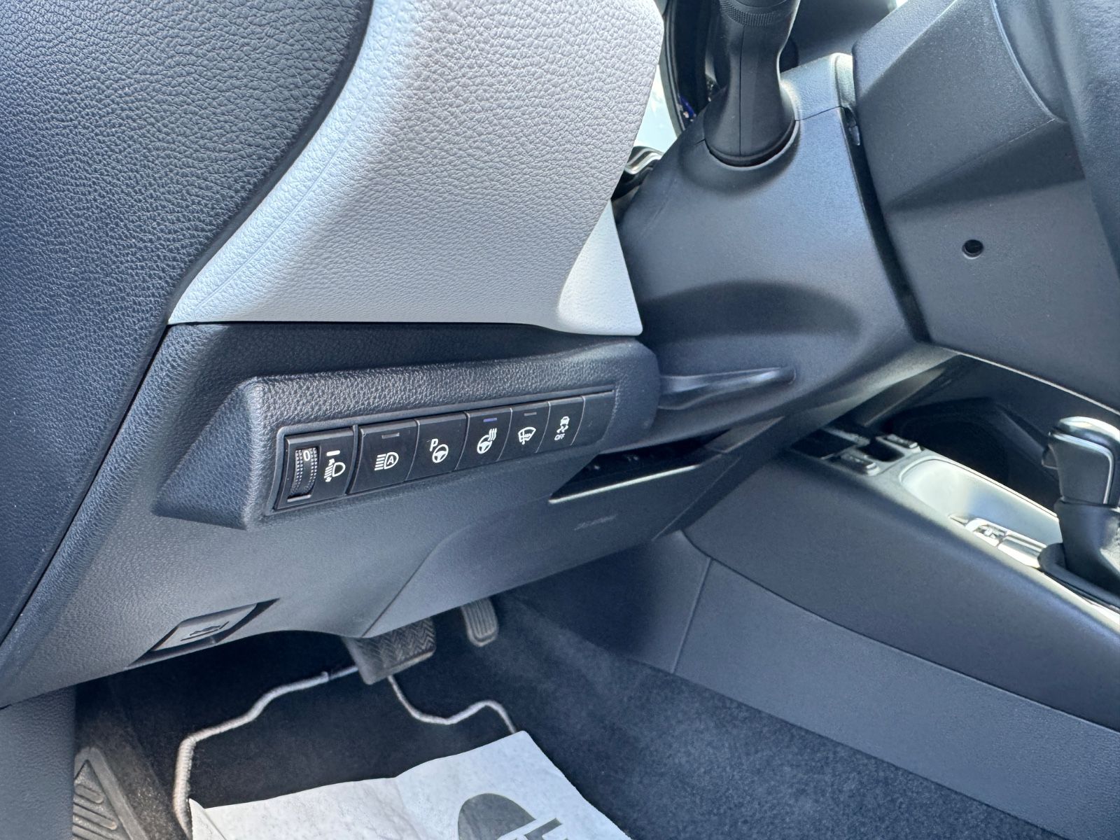 Toyota Corolla Touring Sports Hybrid Team - Samsaru's Car Outlet