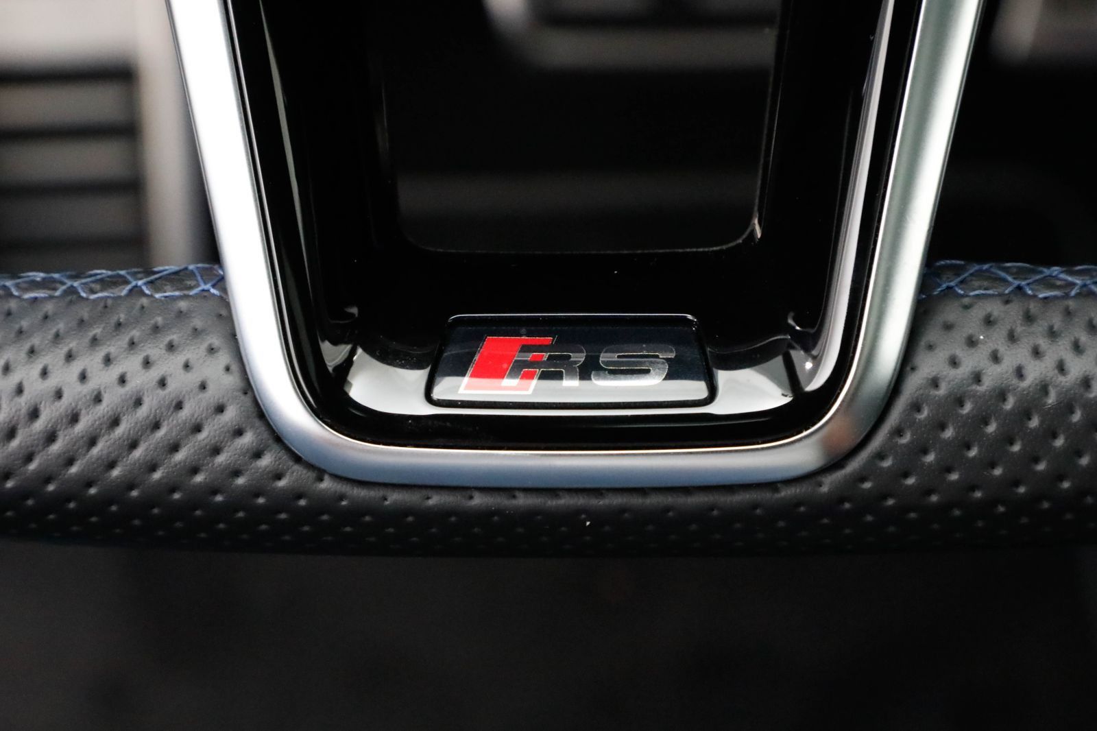 Audi RS 6 Avant 4.0 TFSI tiptronic 305km/h B&O Pano