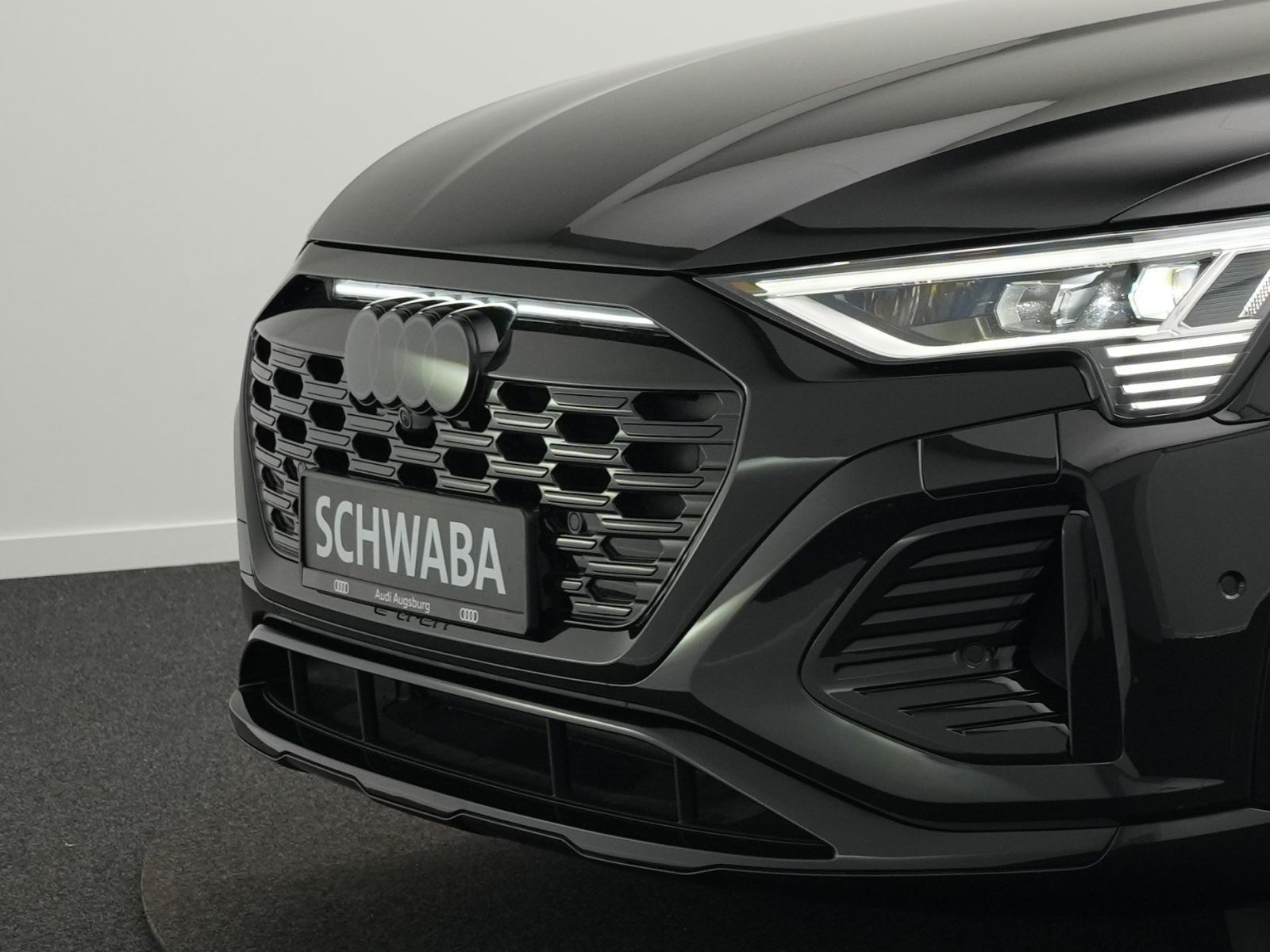 Audi Q8 e-tron S line 55 quattro *Opt.schw*PANO*AHK*
