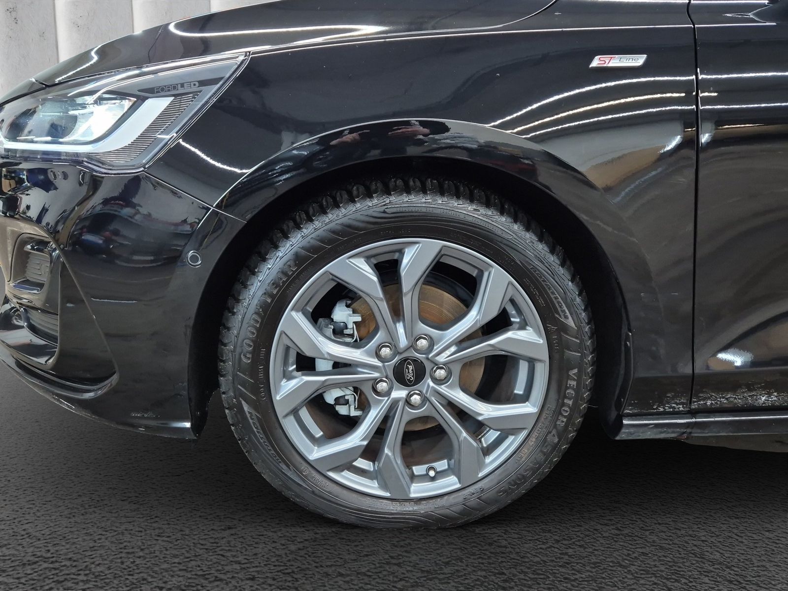 Ford Focus ST-Line X Turnier Aut.*AHK*ACC*HUD*KAM*NAV