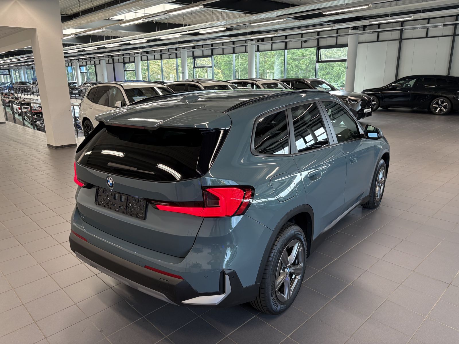 BMW X1 xDrive23d - Samsaru's Car Outlet