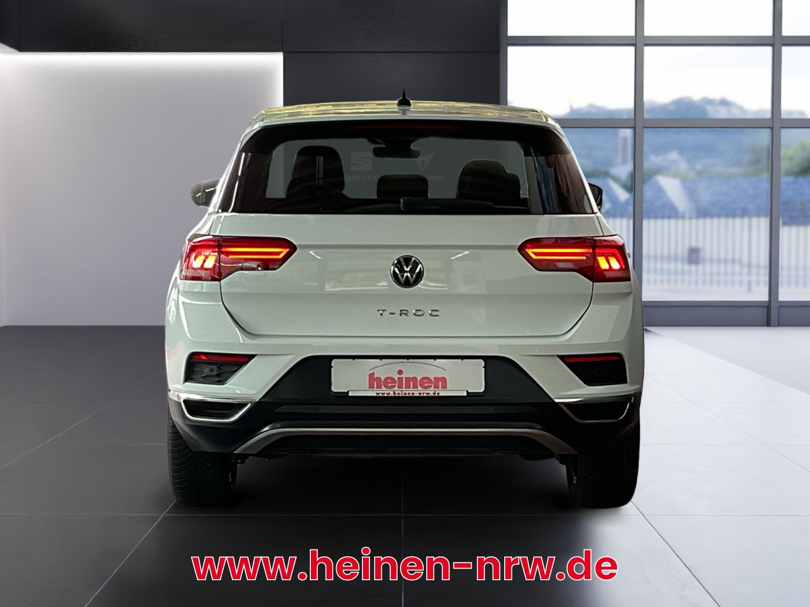 Volkswagen T-Roc 1.5 TSI DSG Active - Samsaru's Car Outlet