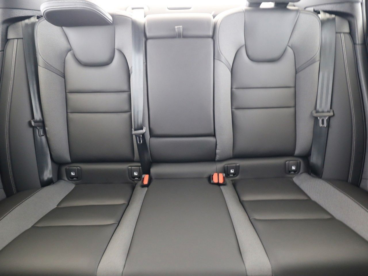 Volvo S60 B5 Ultimate Dark AWD*SONDERZINS