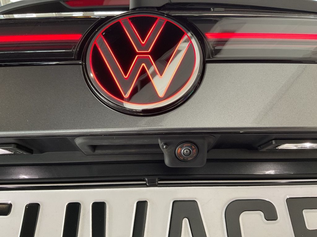 Volkswagen Passat 1.5 eHybrid DSG R-Line PANO MATRIX-LED
