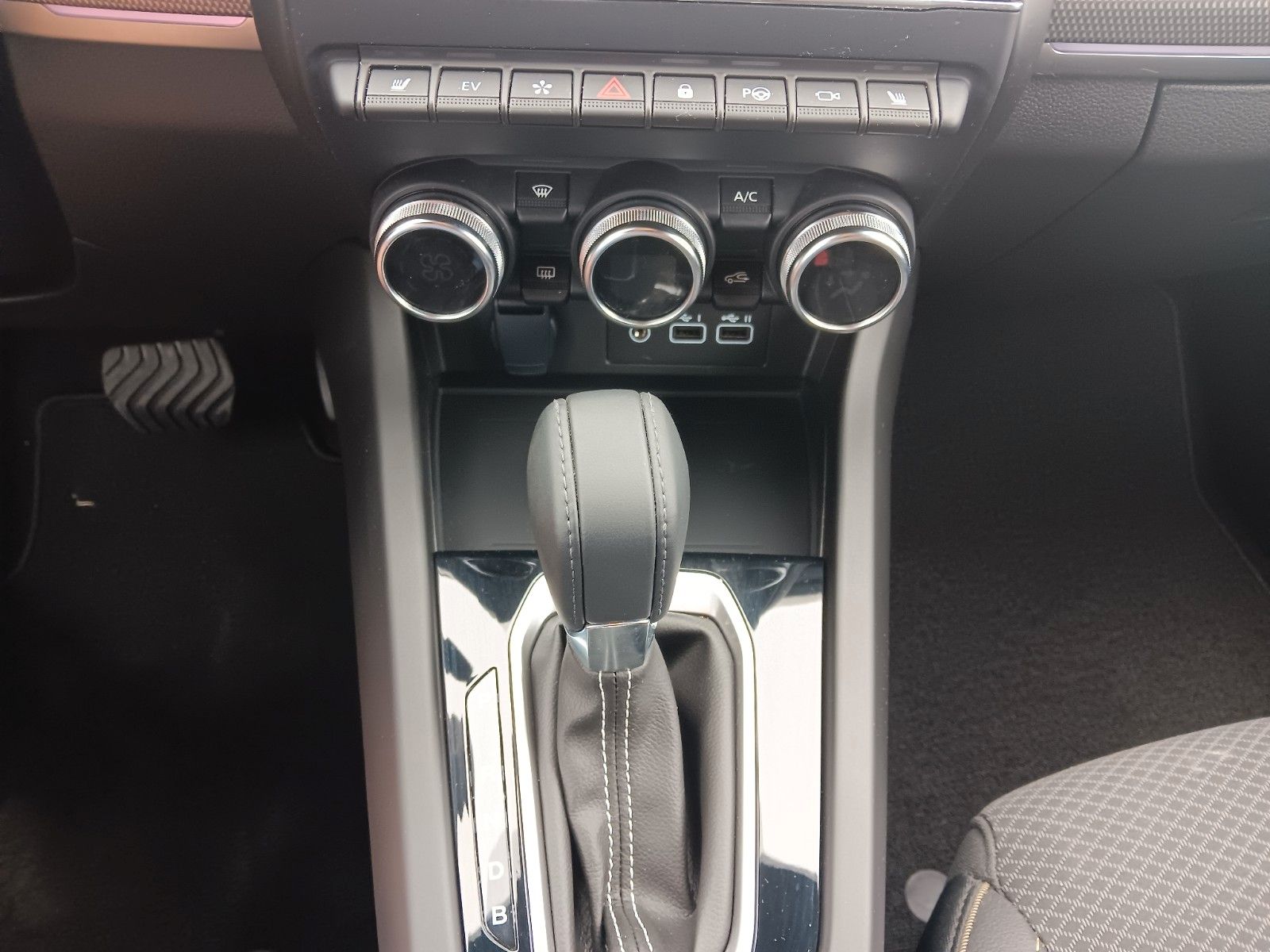 Renault Arkana Techno E-TECH Full Hybrid 145 - Samsaru's Car Outlet