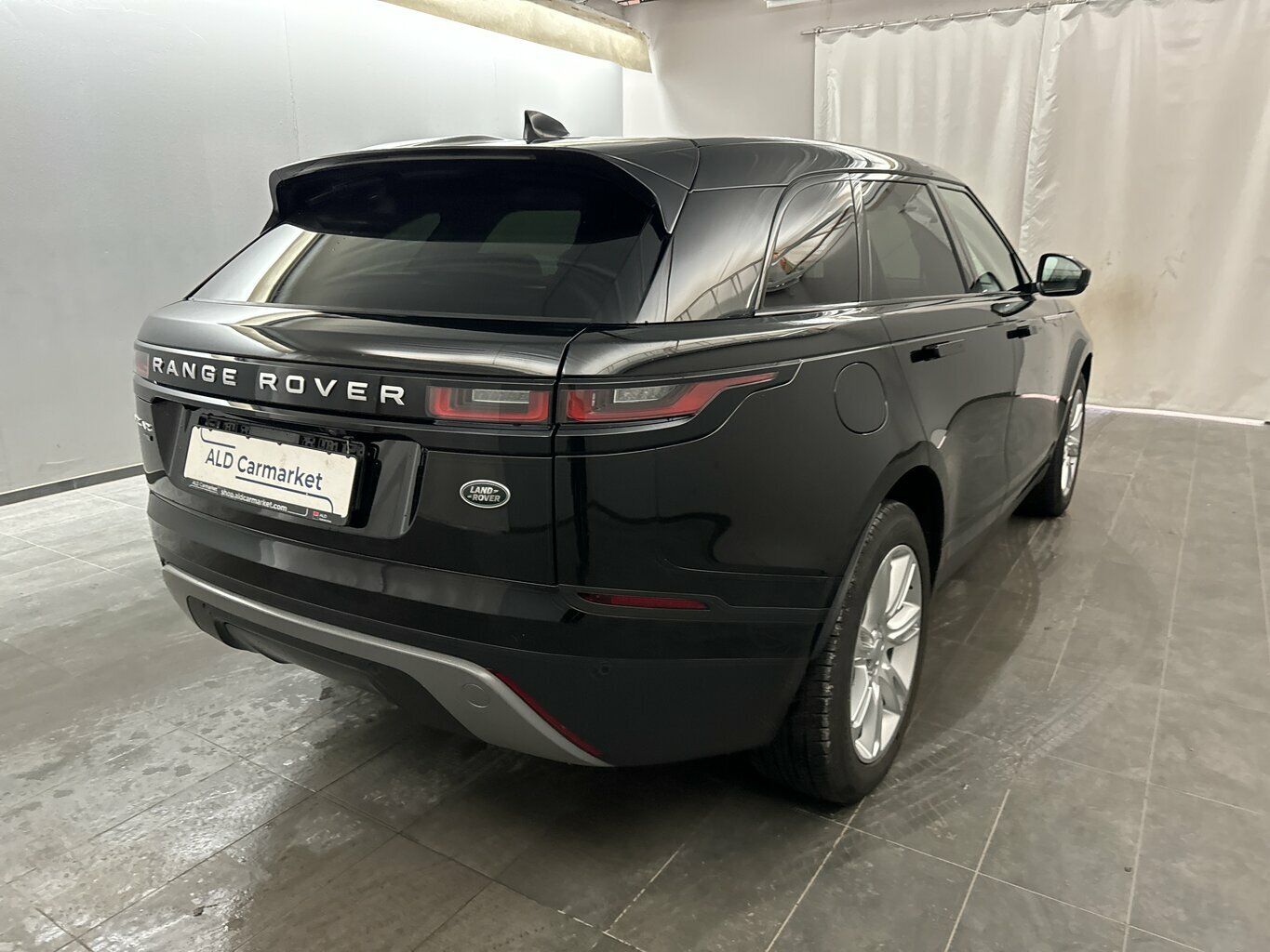 Range Rover Velar P400e - Samsaru's Car Outlet
