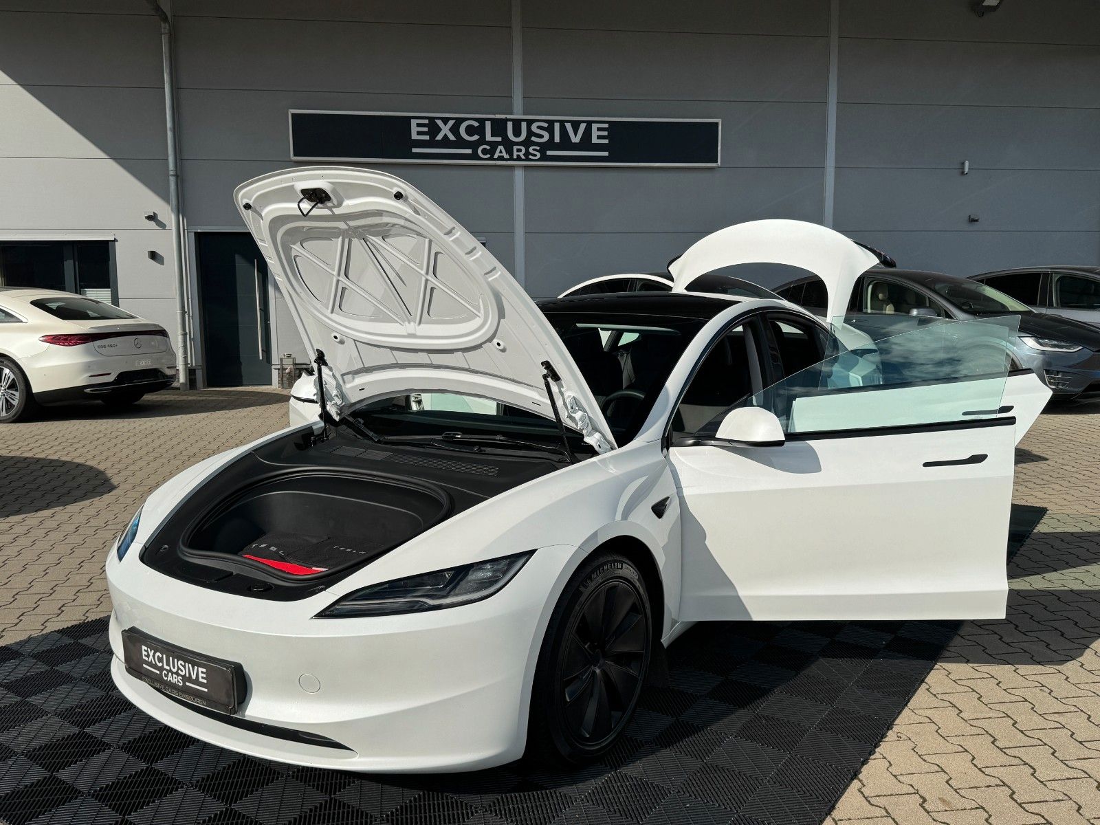 Tesla MODEL 3 HIGHLAND LR AWD | HW4 | TOW PACKAGE |