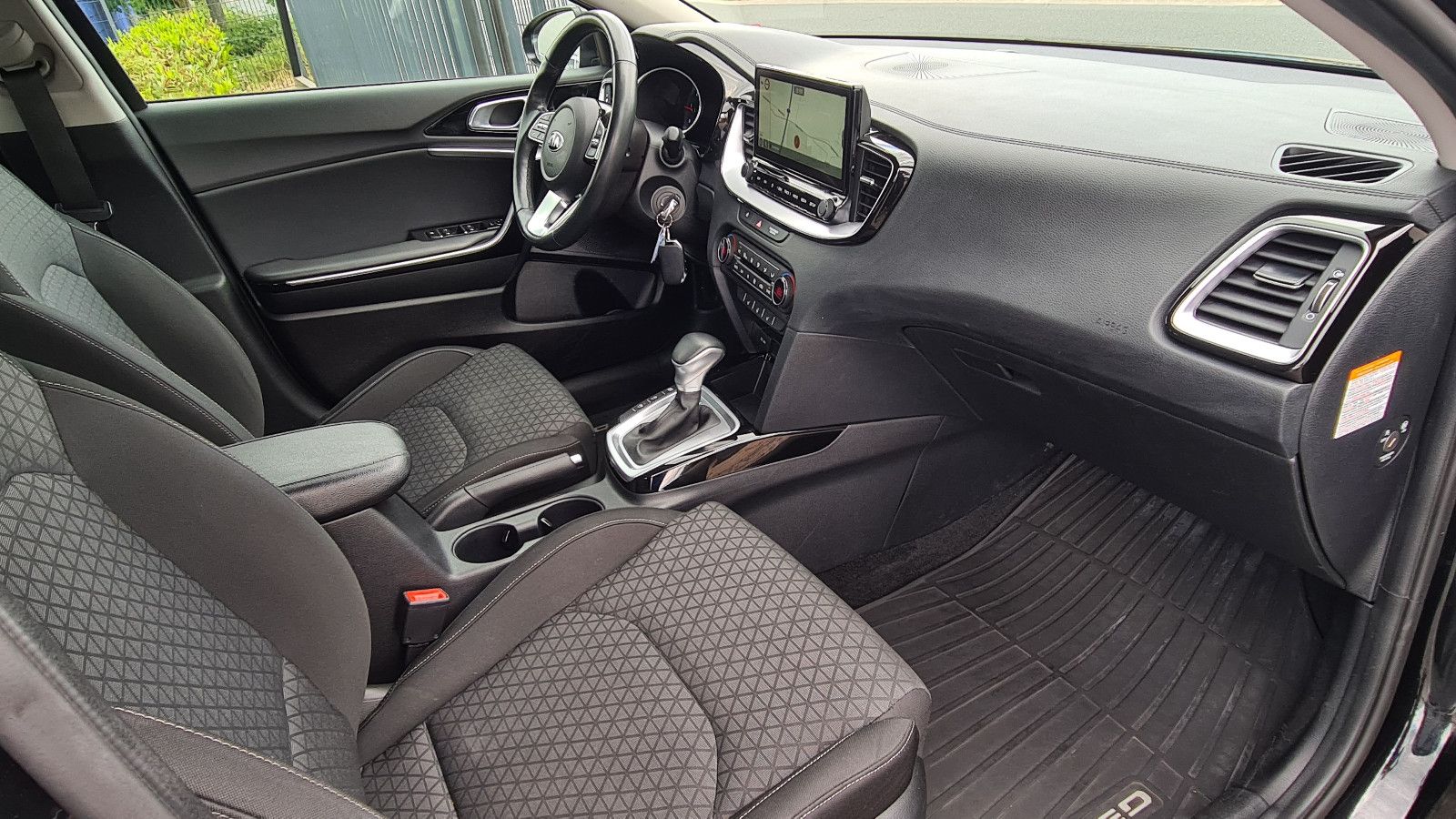 Kia cee'd Sportswagon 1.6D Vision Aut. - Samsaru's Car Outlet