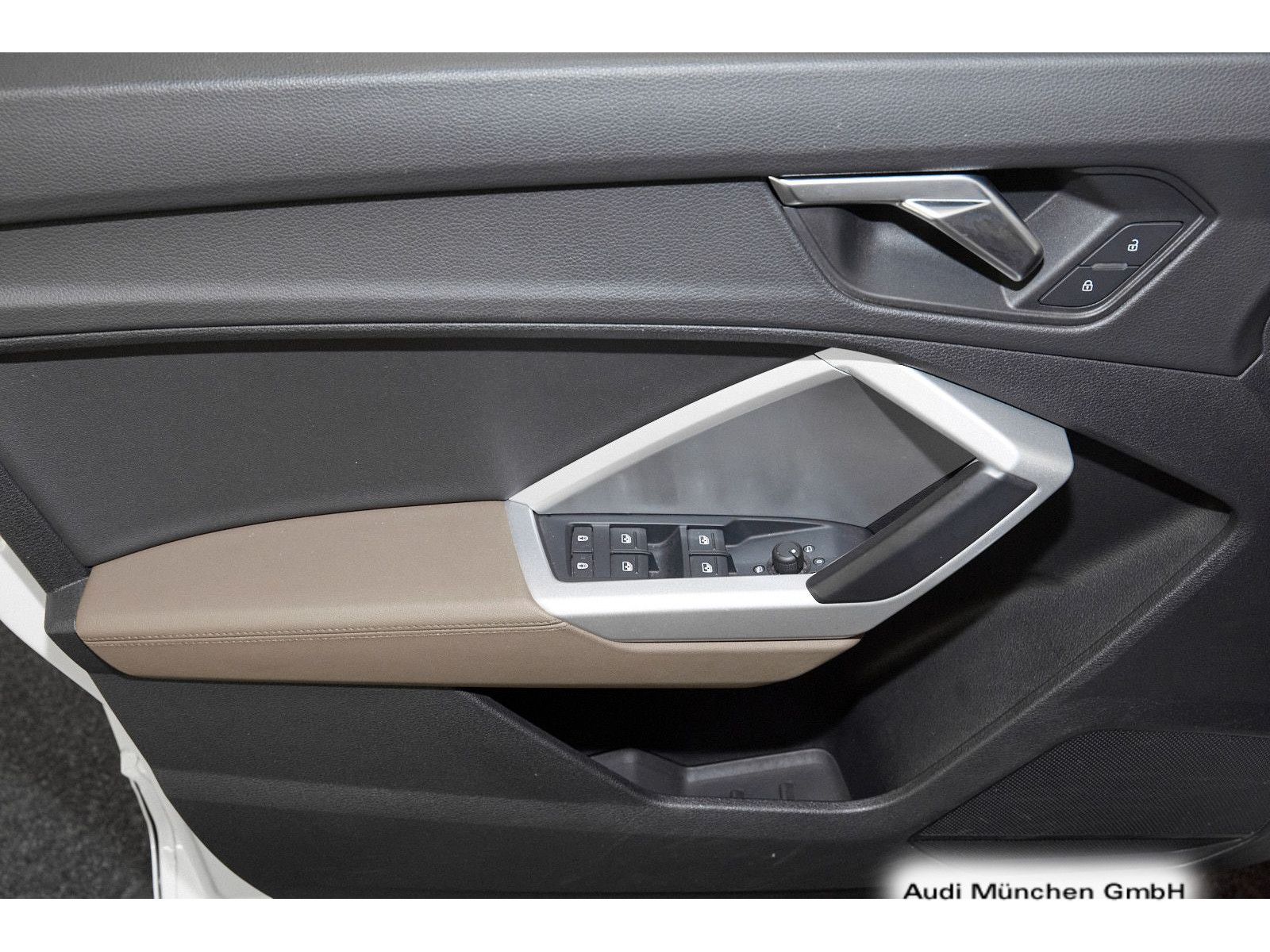 Audi Q3 35 TDI qu. S tronic S line - Samsaru's Car Outlet