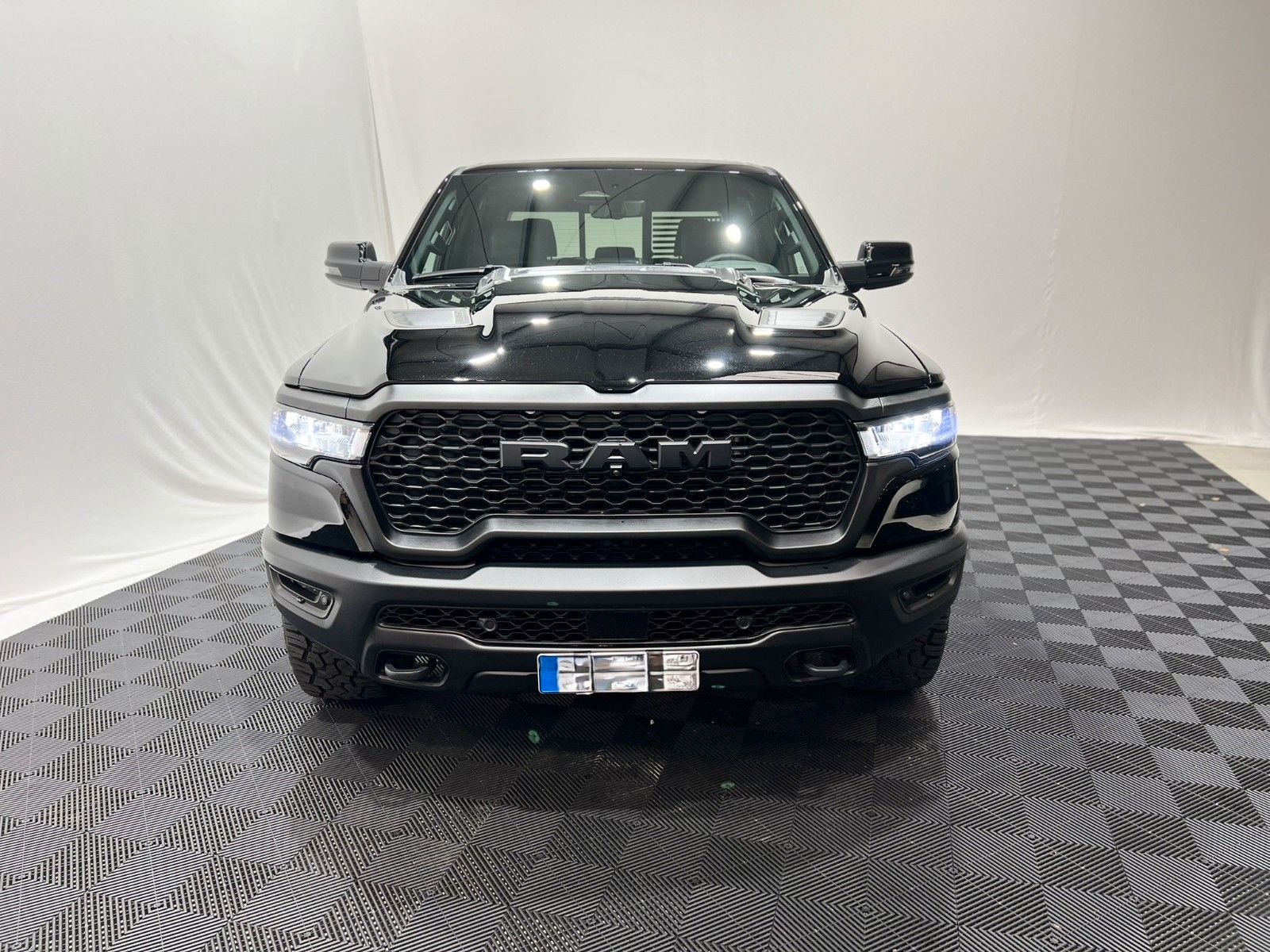 Dodge RAM 1500 Rebel Night Premium 3.0L MY25 RTR Umbau