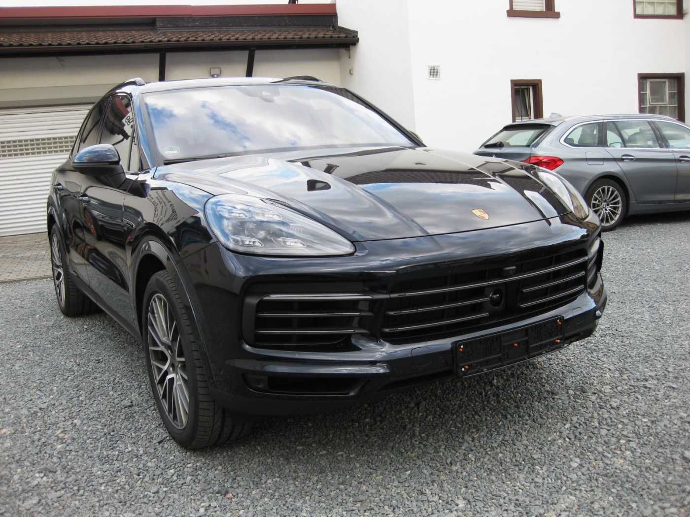Porsche Cayenne Plug-In-Hybrid Platinum Edition 1Hand