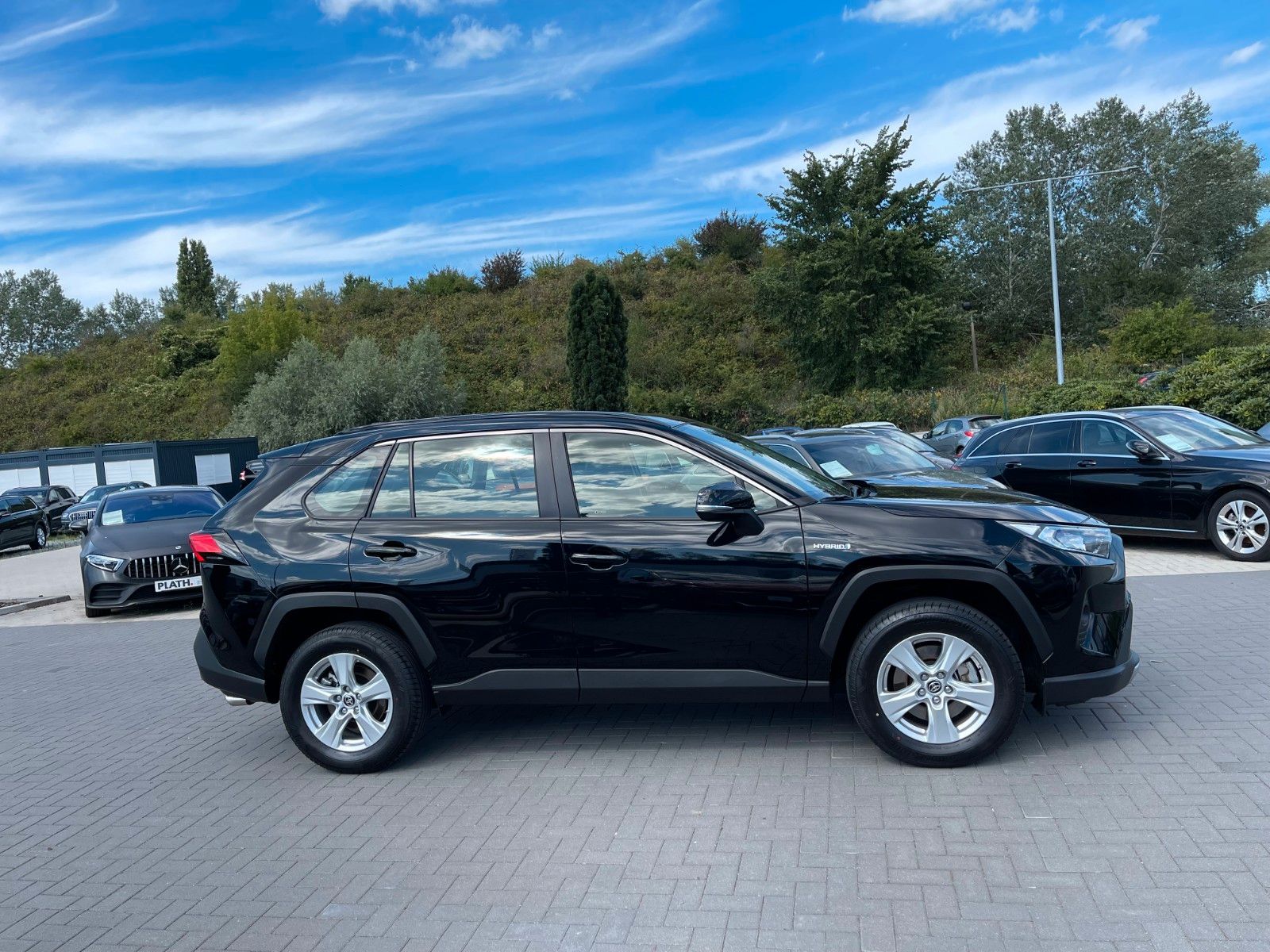 Toyota RAV 4 RAV4 Hybrid 4x2 Business Edition - Samsaru's Car Outlet