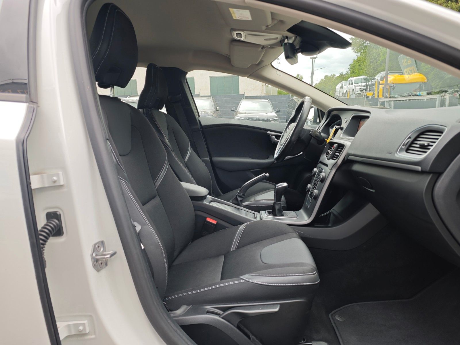 Volvo V40 2.0d MOMENTUM*NAVI*PDC*VOLL-LED*KLIMAAUTO.*
