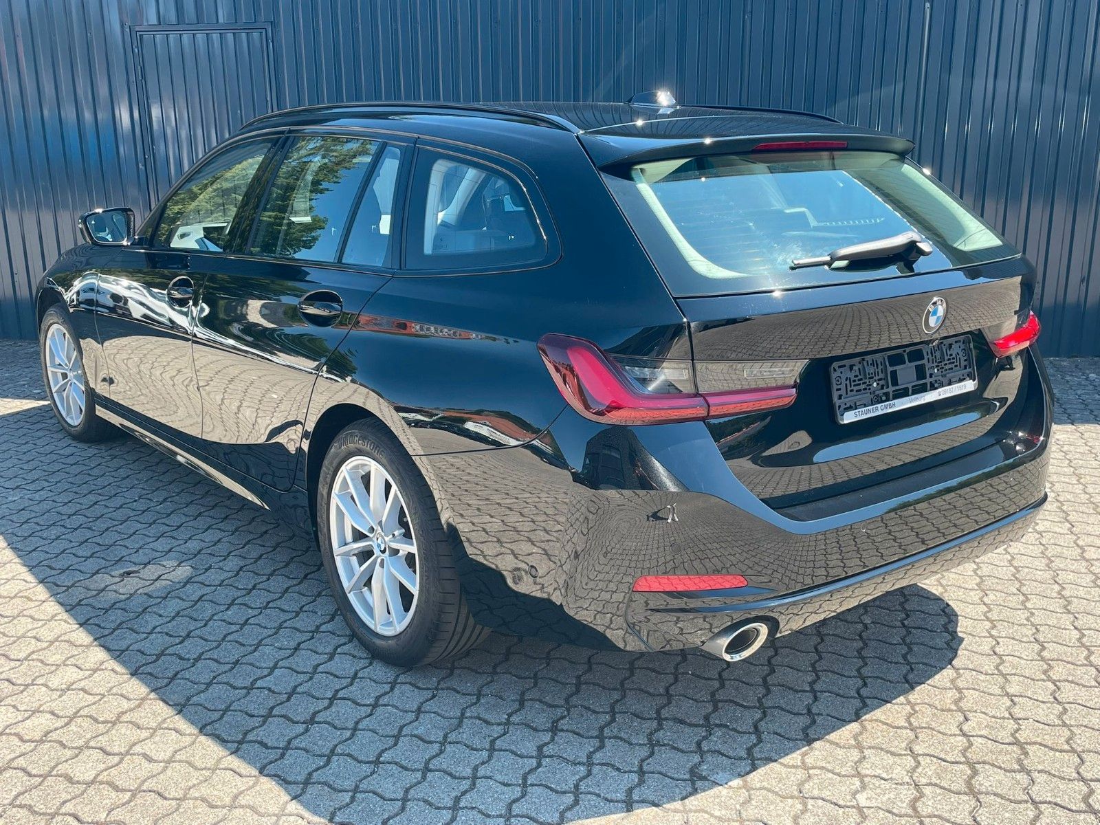BMW 320d xDrive Aut. Touring - Samsaru's Car Outlet